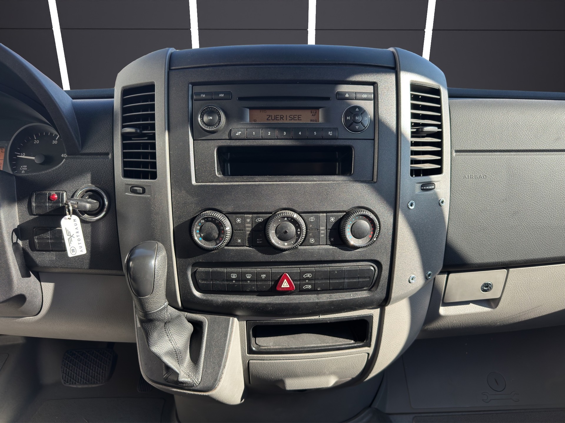MERCEDES-BENZ Sprinter 315 CDI Hochdach Kompakt mit Rampe-image-17