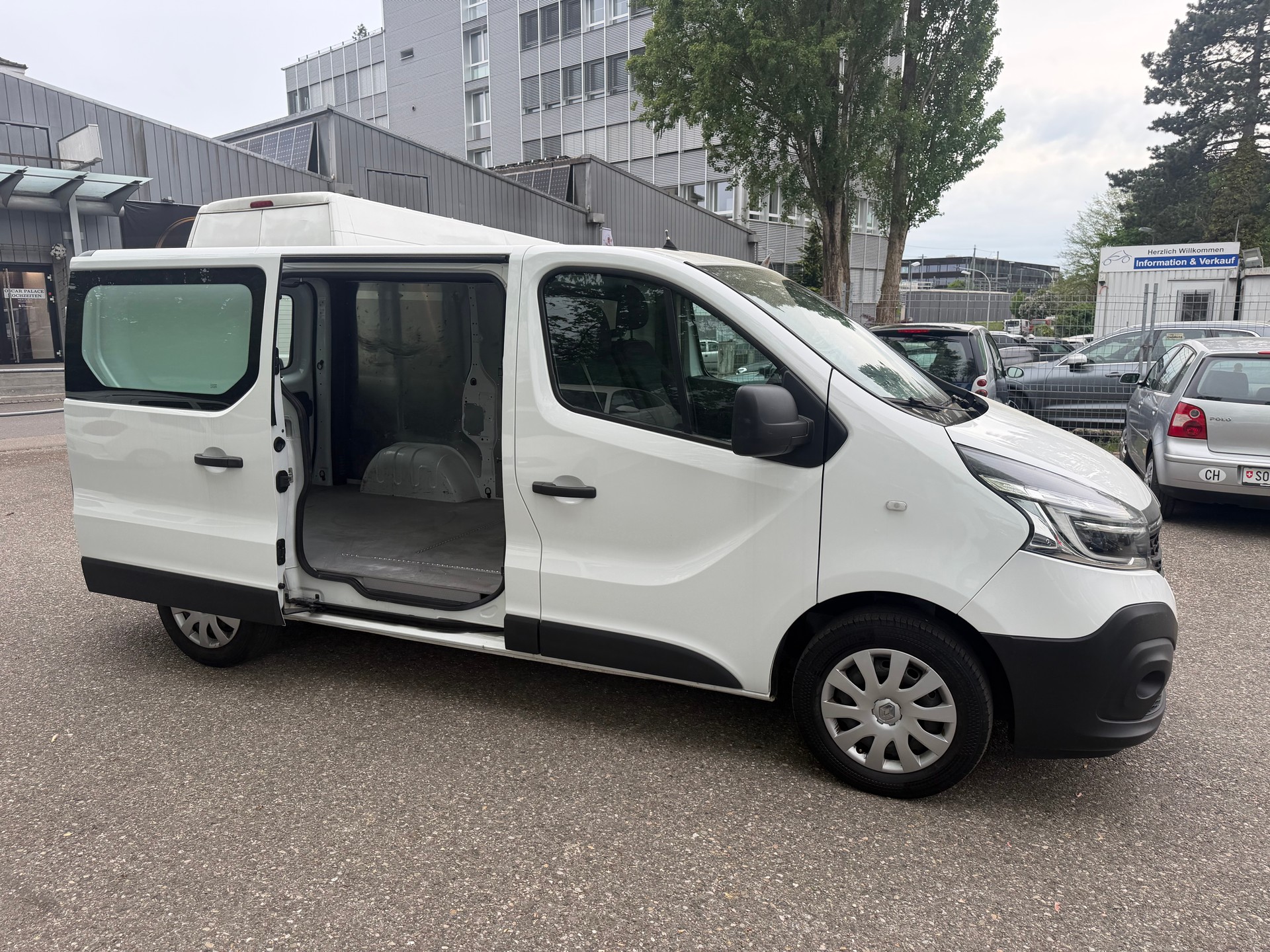 RENAULT Trafic 2.0 Energy dCi 120 3.0t Business L1H1 * 03x Sitze * Navi * LED * Klimaanlage * Tempomat * PDC H- RF-Kamera * Ab MFK-image-9