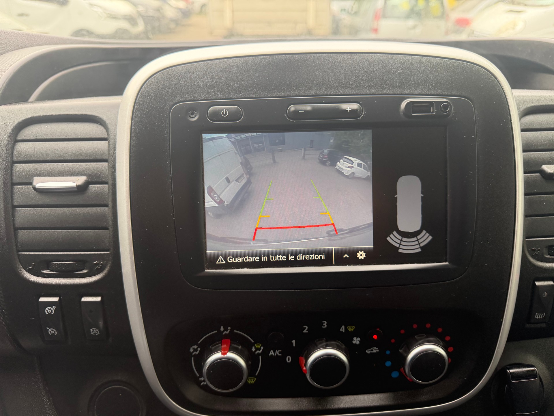 RENAULT Trafic 2.0 Energy dCi 120 3.0t Business L1H1 * 03x Sitze * Navi * LED * Klimaanlage * Tempomat * PDC H- RF-Kamera * Ab MFK-image-7