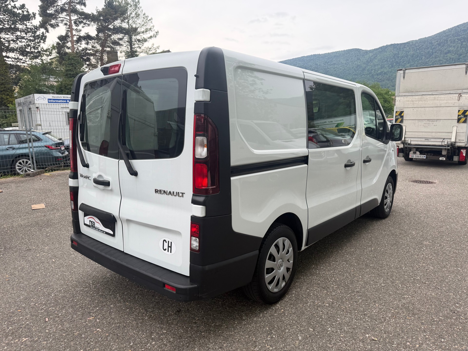 RENAULT Trafic 2.0 Energy dCi 120 3.0t Business L1H1 * 03x Sitze * Navi * LED * Klimaanlage * Tempomat * PDC H- RF-Kamera * Ab MFK-image-4