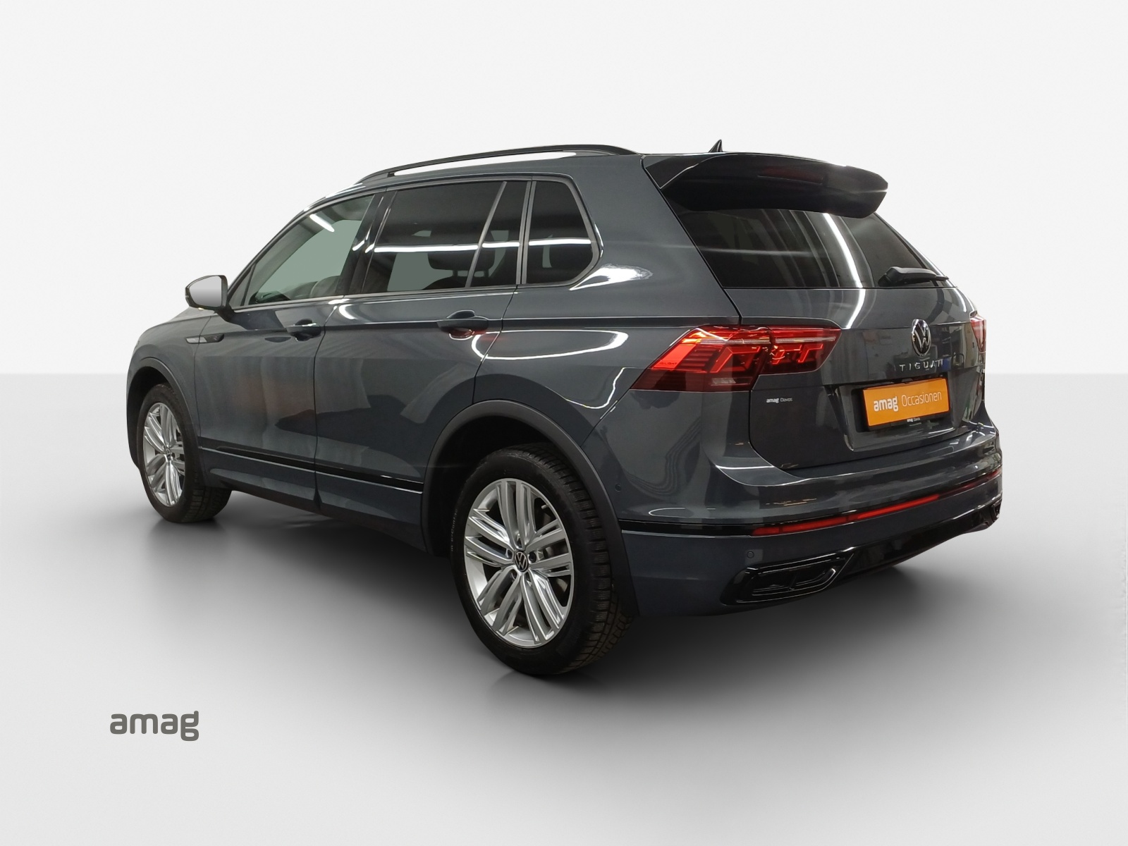 VW Tiguan 2.0TSI R-Line 4Motion DSG-showroom-element-2