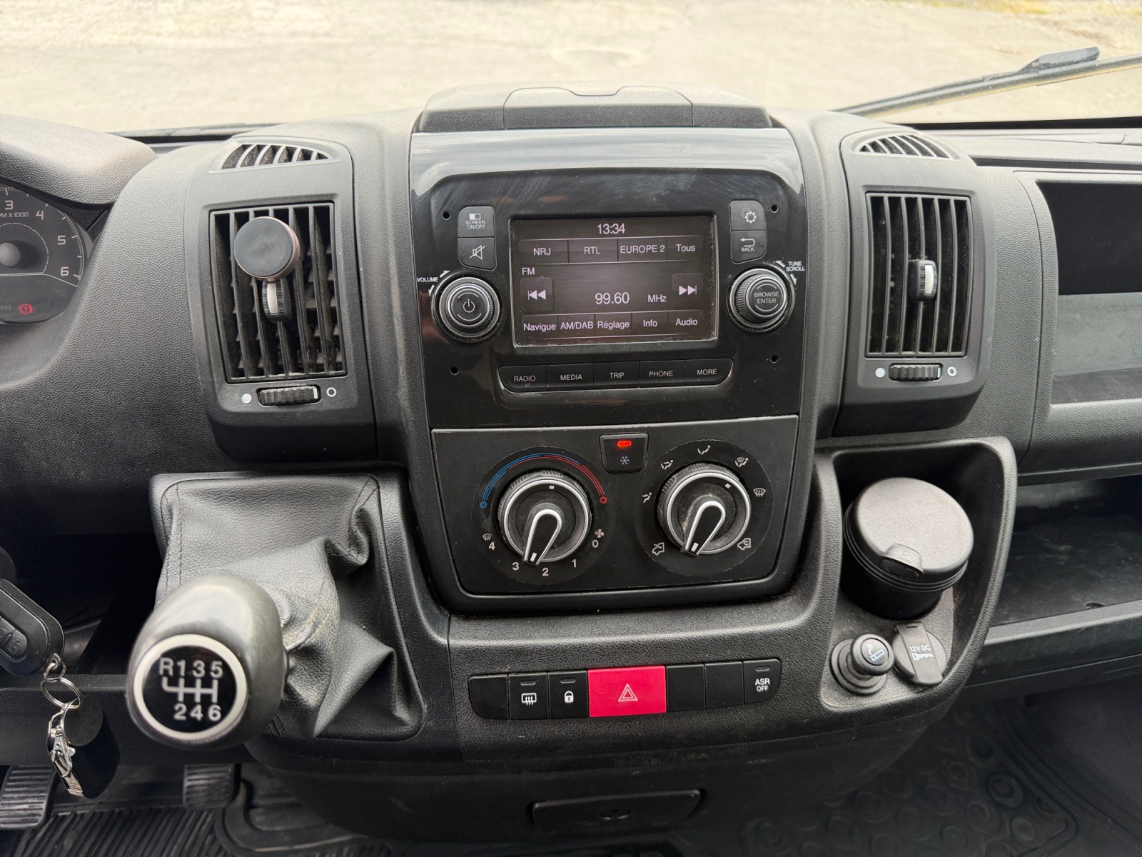 CITROEN Jumper 35 2.2 BlueHDi 140 Control L2H2-image-13
