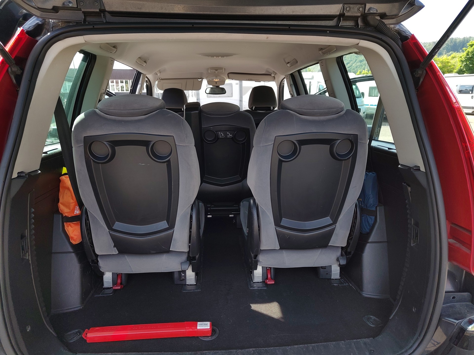 CITROEN C8 2.0 16V HDi Attraction-image-5