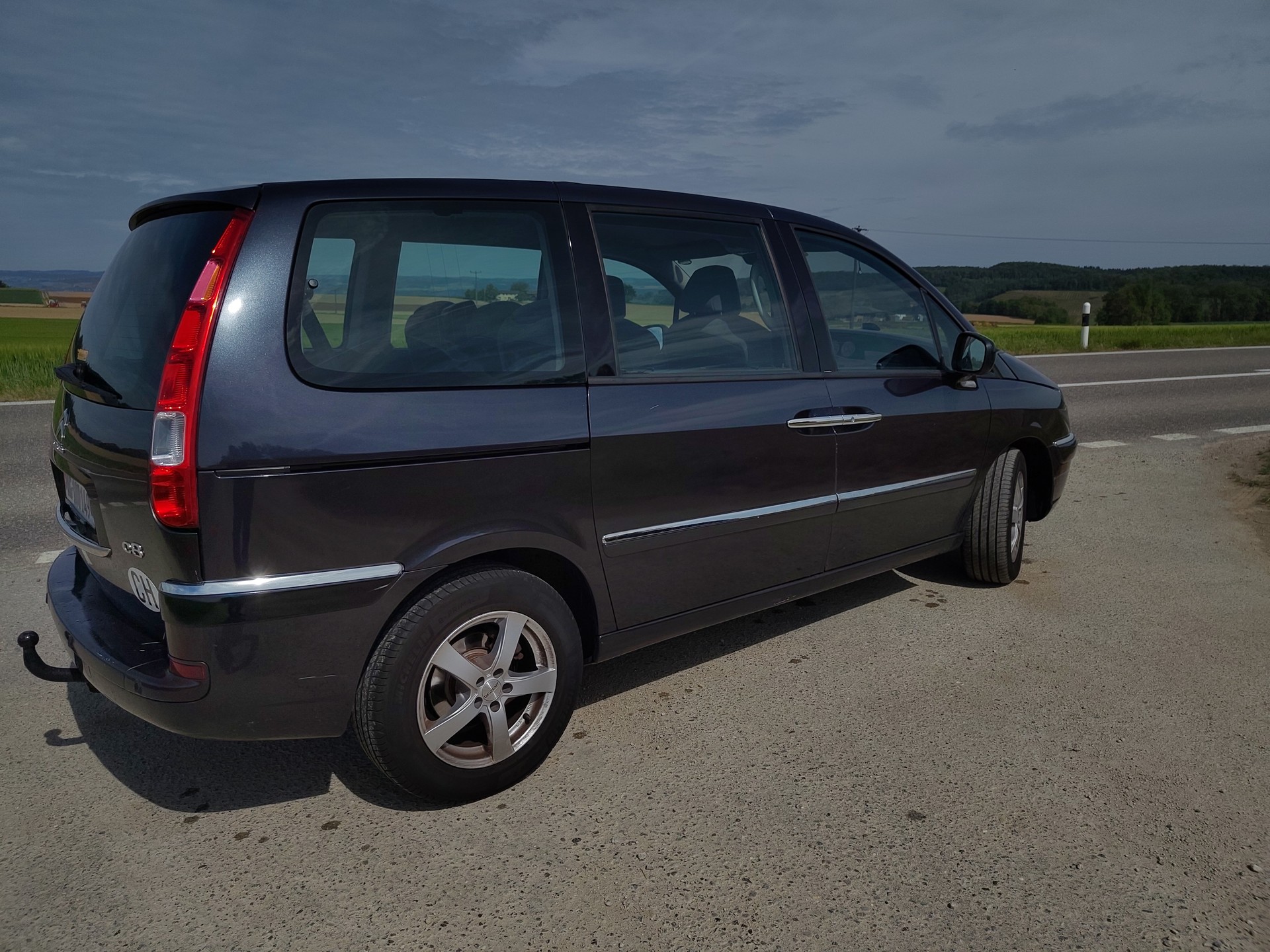 CITROEN C8 2.0 16V HDi Attraction-image-1