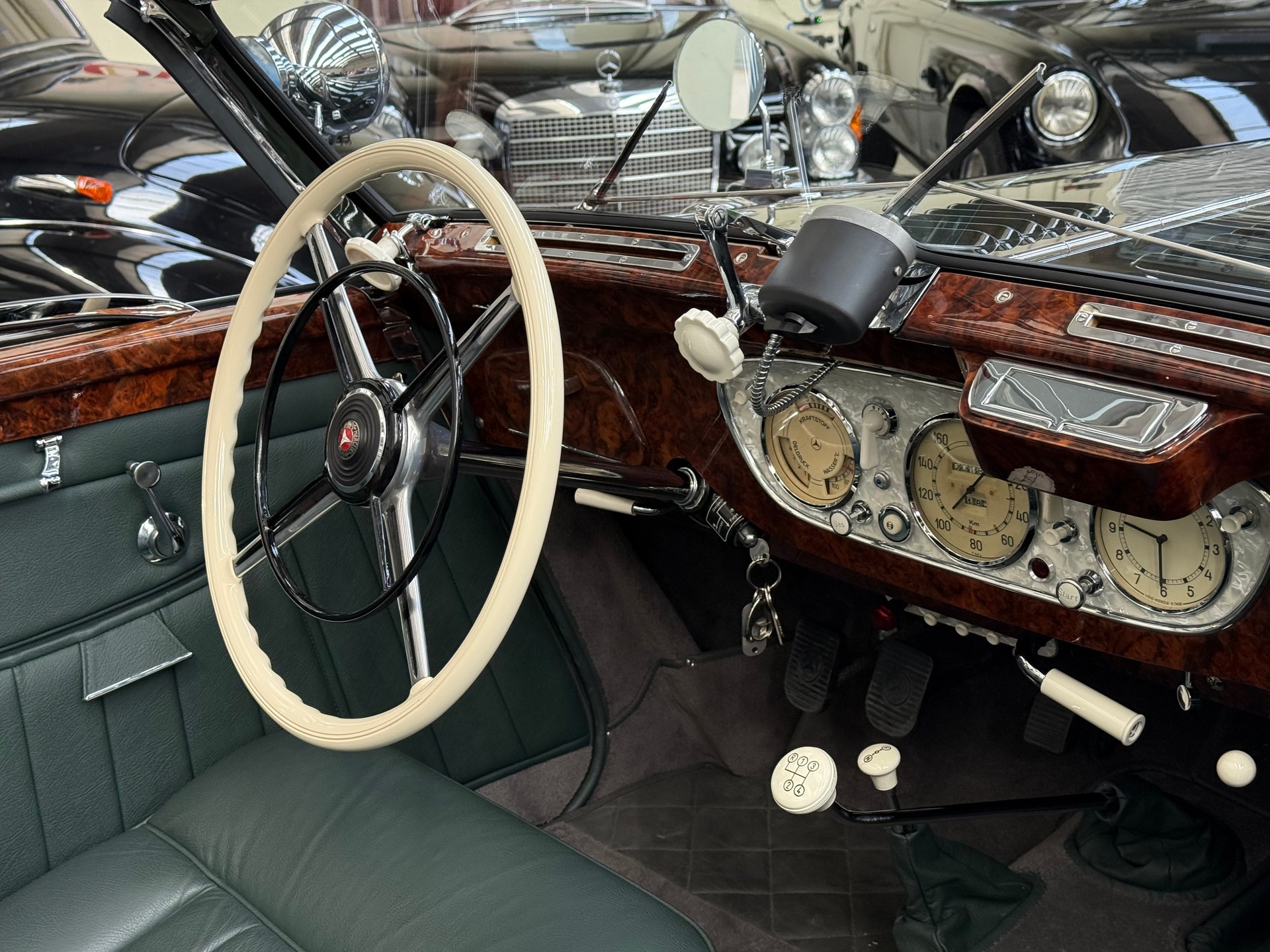 MERCEDES-BENZ 320 Cabriolet A-image-22