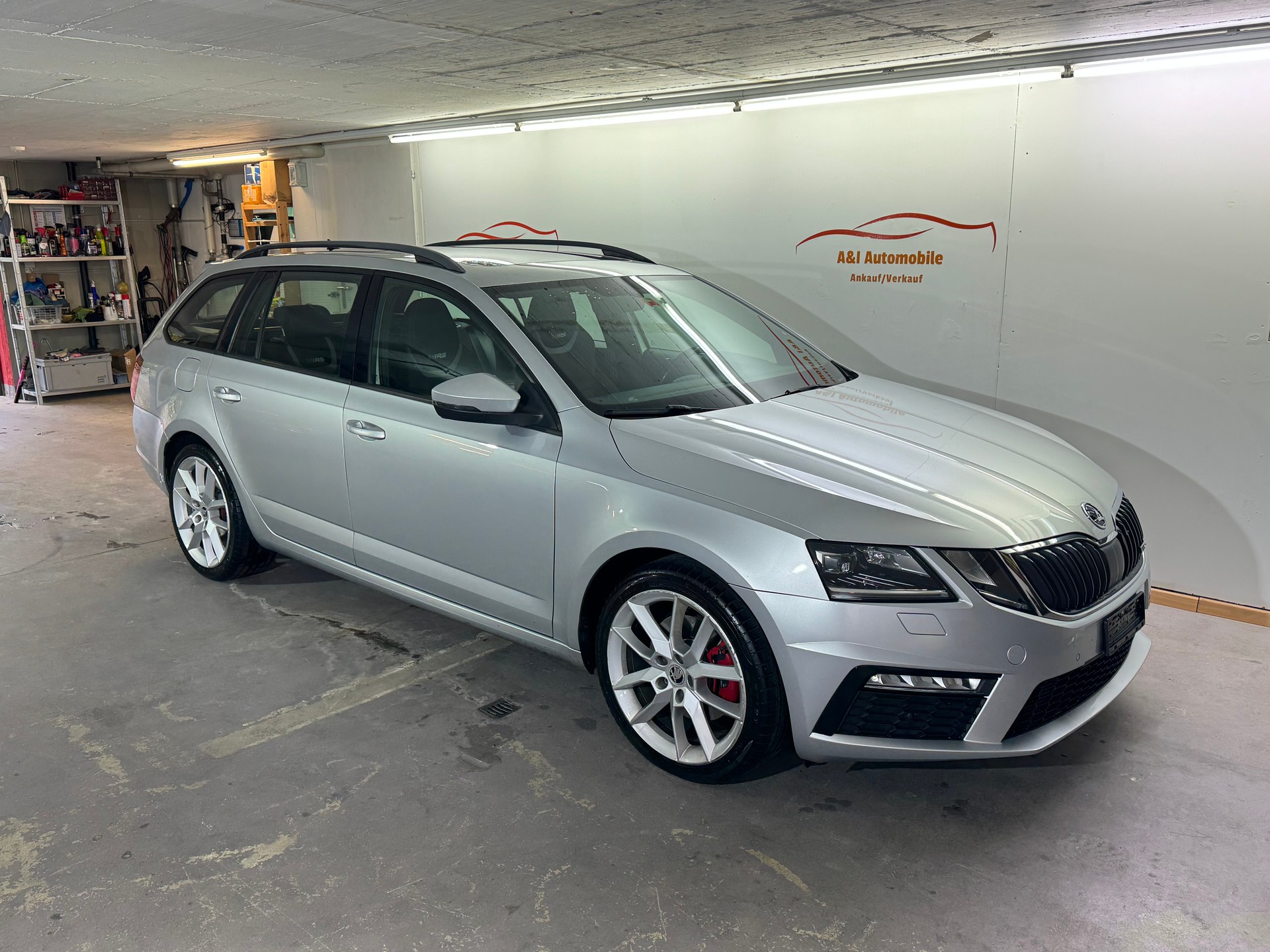 SKODA Octavia Combi 2.0 TDI RS DSG-image-1