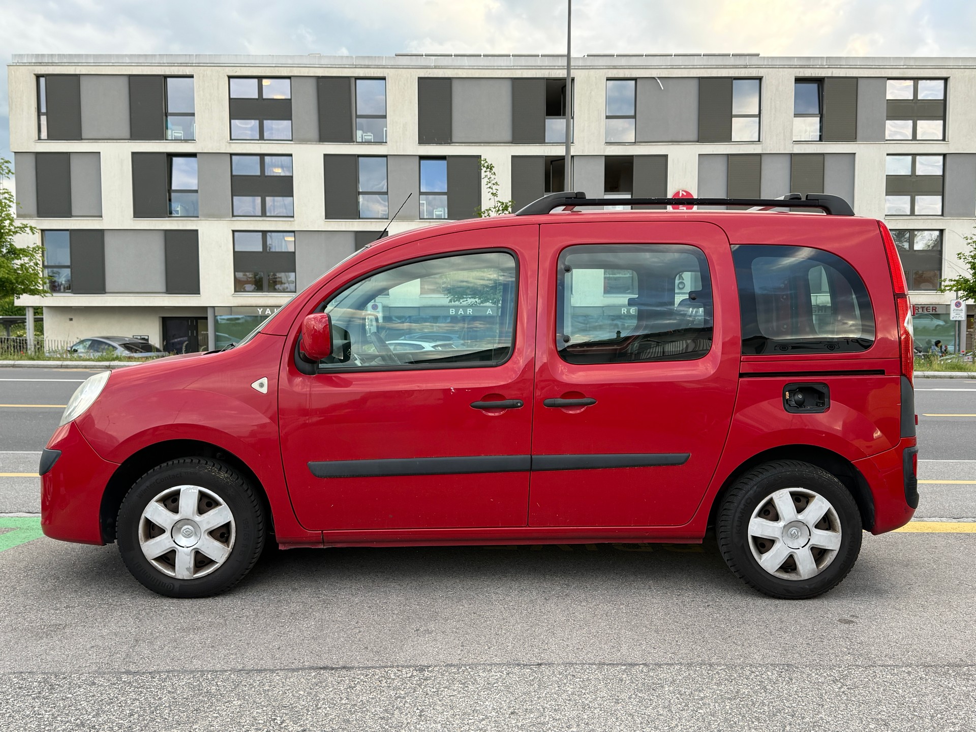 RENAULT Kangoo 1.6 16V Expression-image-6