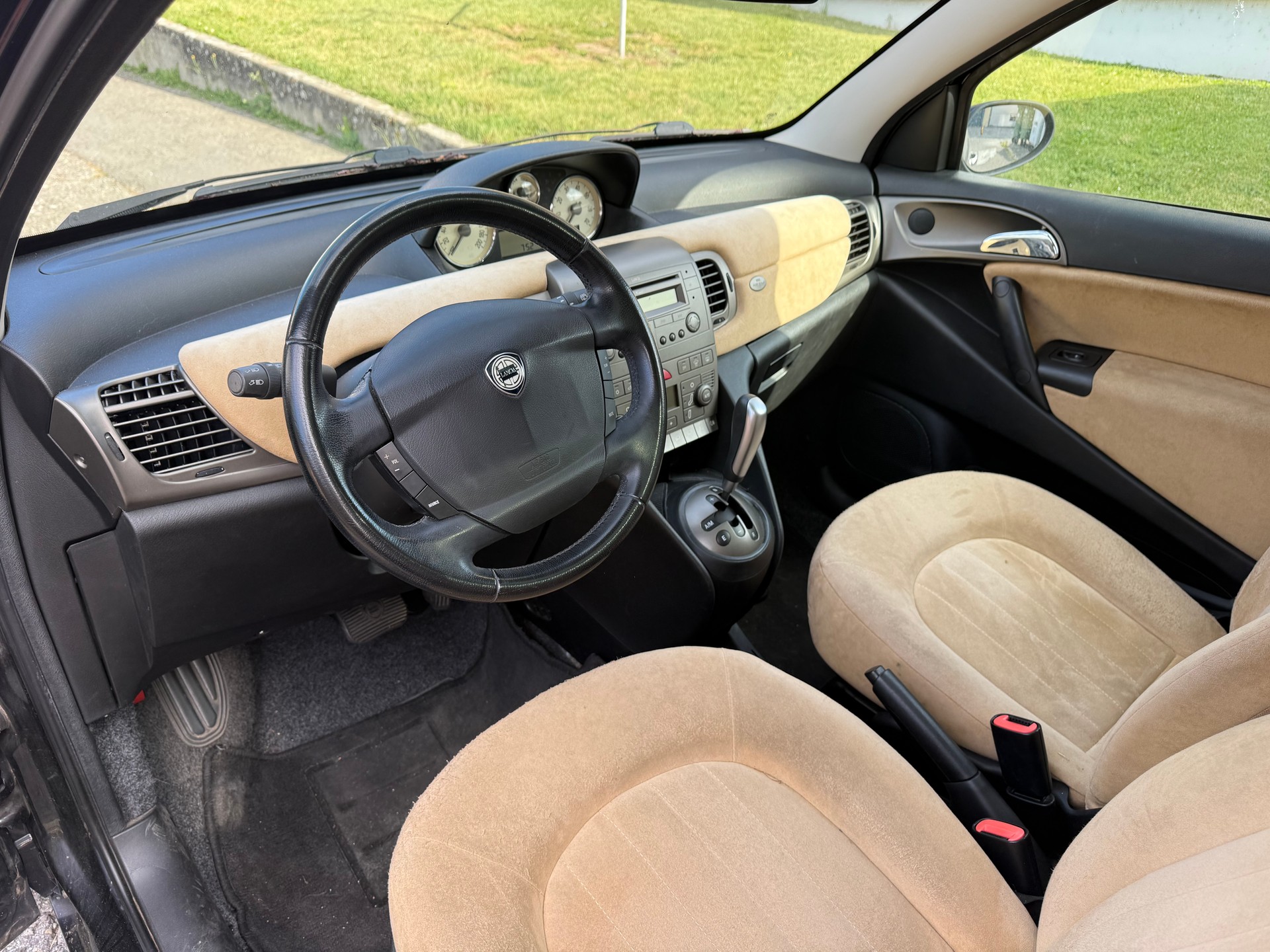 LANCIA Ypsilon 1.4 16V Argento-image-9