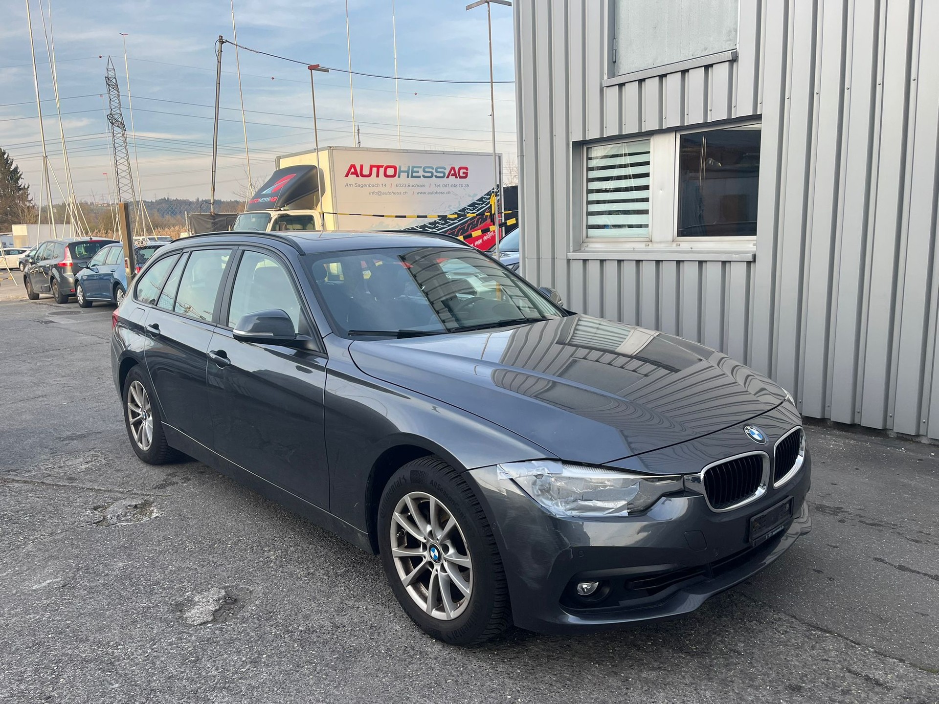 BMW 320i xDrive Touring Luxury Line Steptronic-image-1