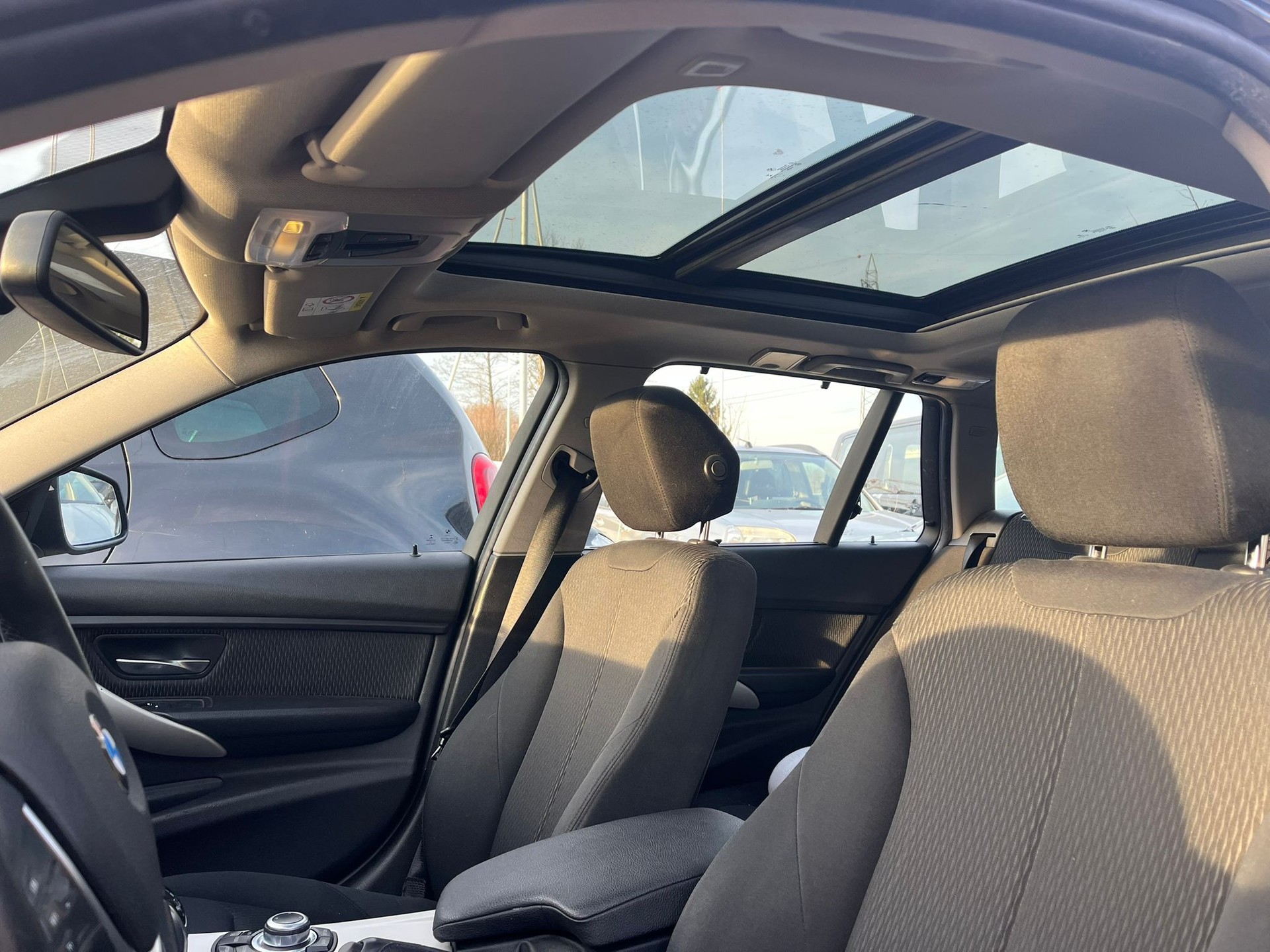 BMW 320i xDrive Touring Luxury Line Steptronic-image-5