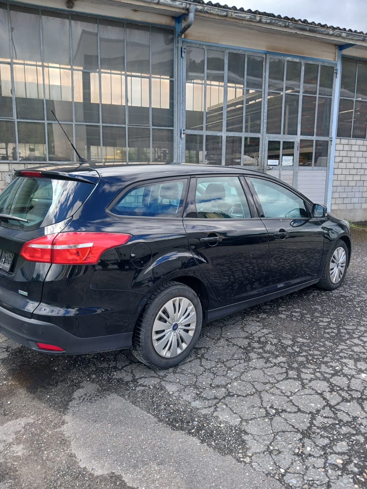FORD Focus 1.0 SCTi Trend-image-5