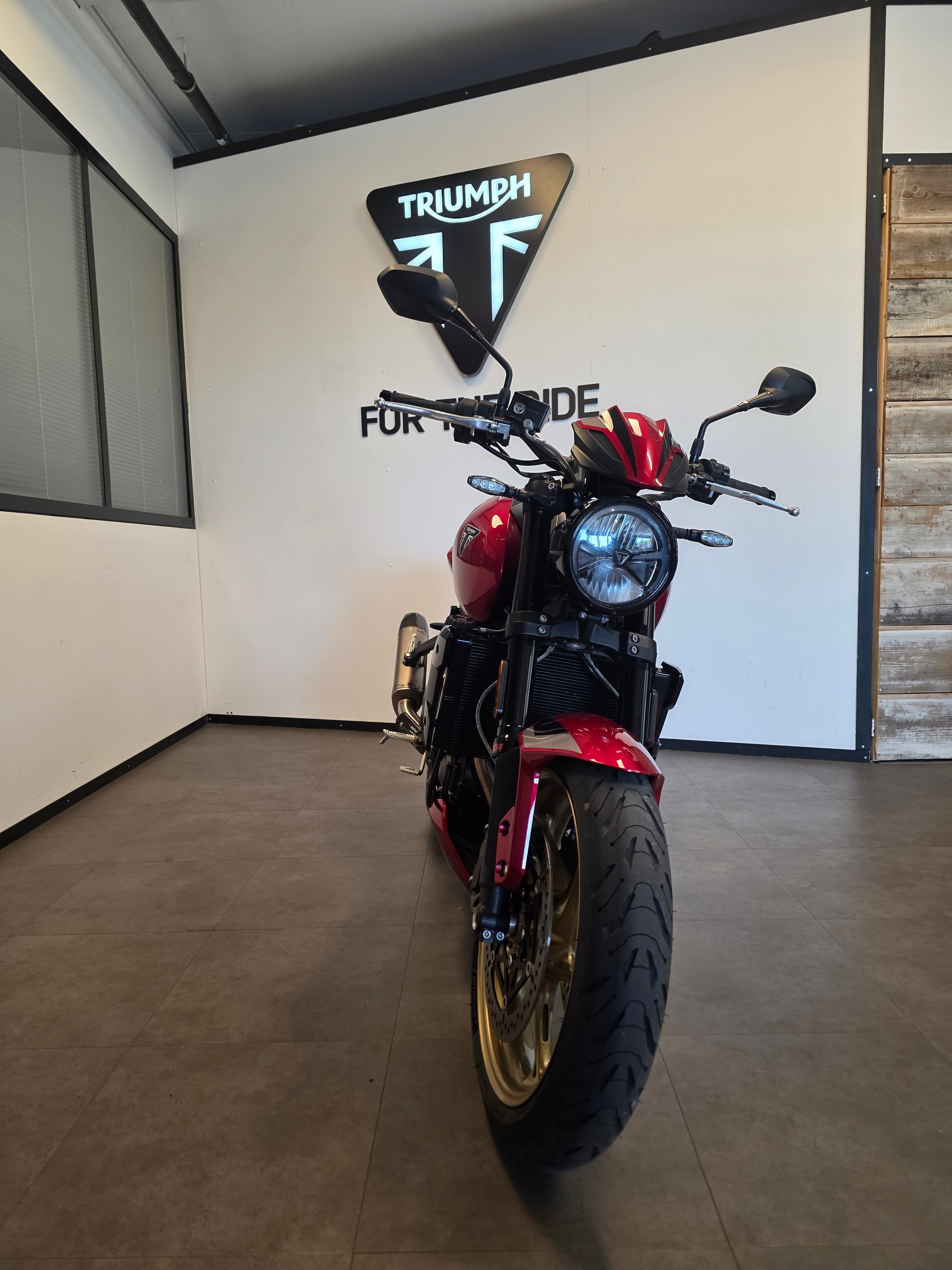 TRIUMPH Trident 800-image-3