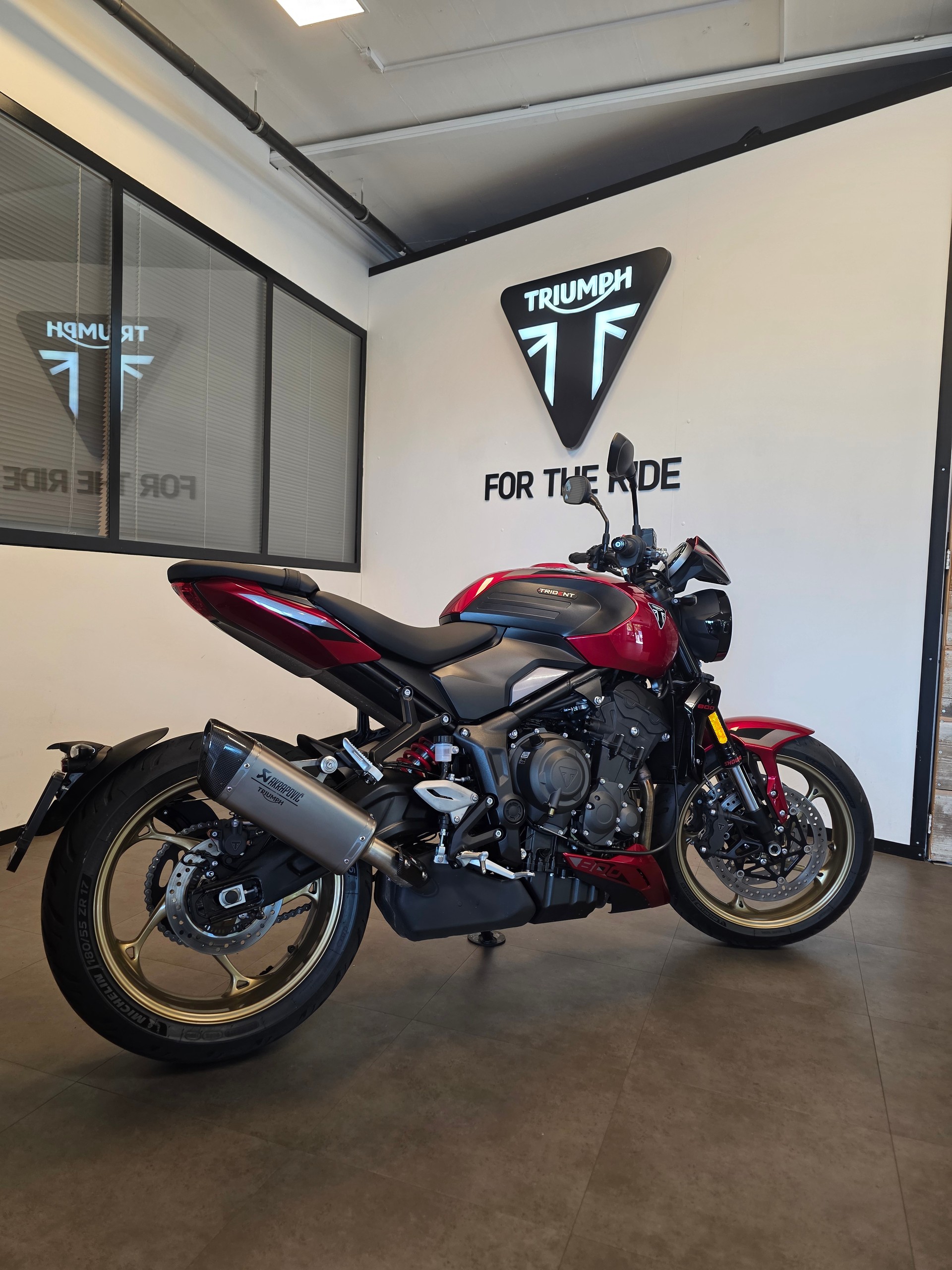 TRIUMPH Trident 800-image-6