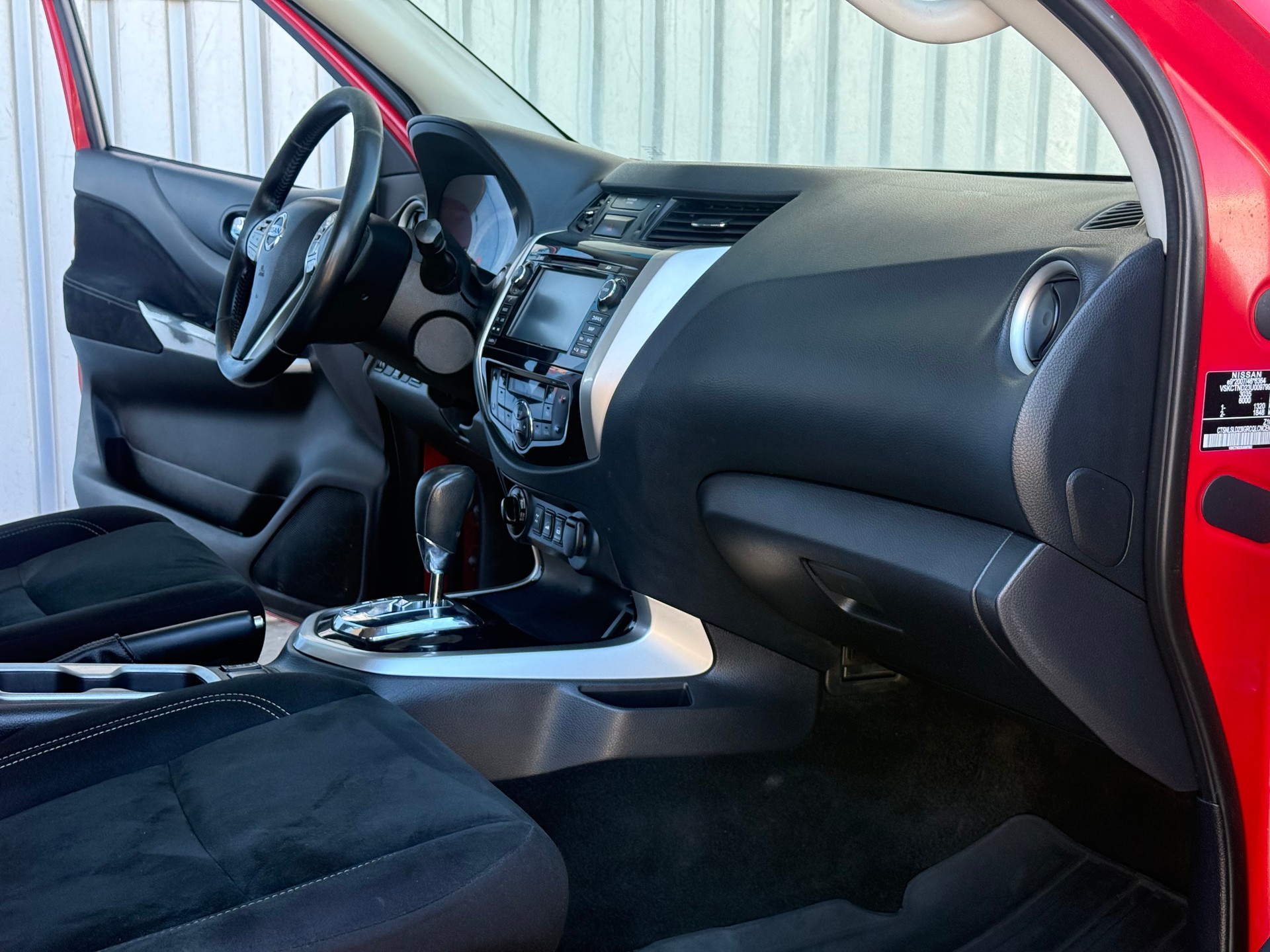 NISSAN Navara Double Cab Tekna 2.3 dCi 4WD Automatic-image-5