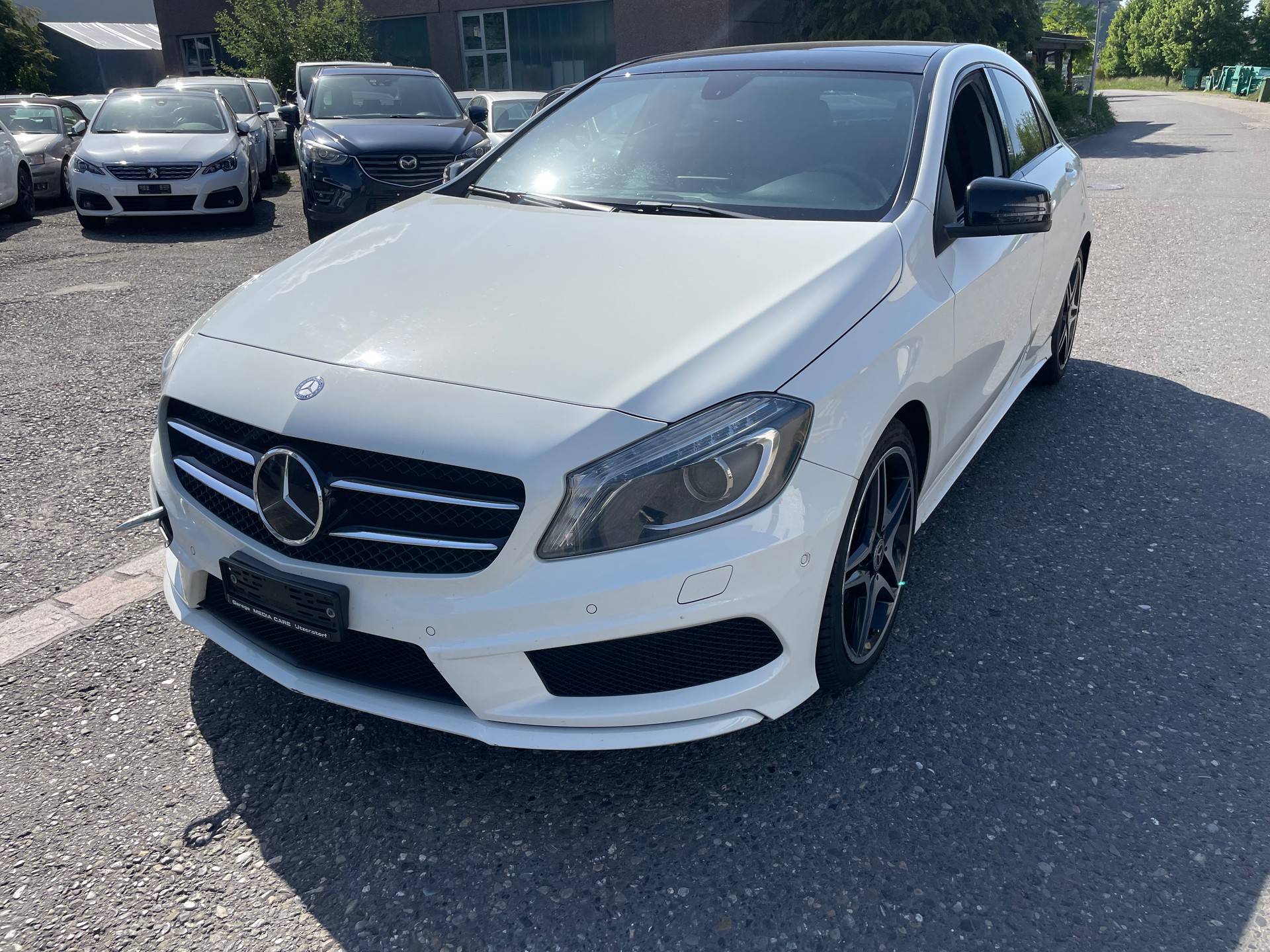 MERCEDES-BENZ A 220 CDI AMG Line 7G-DCT-image-2