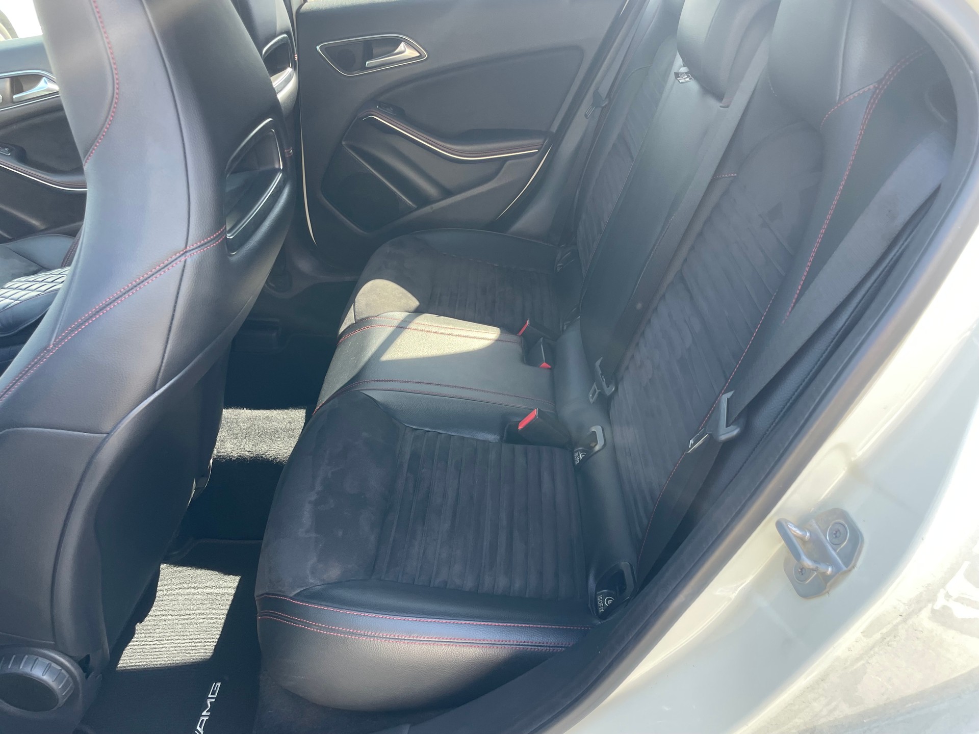 MERCEDES-BENZ A 220 CDI AMG Line 7G-DCT-image-13