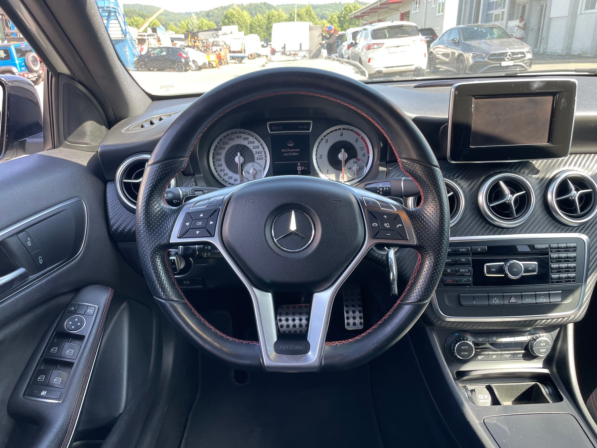 MERCEDES-BENZ A 220 CDI AMG Line 7G-DCT-image-9
