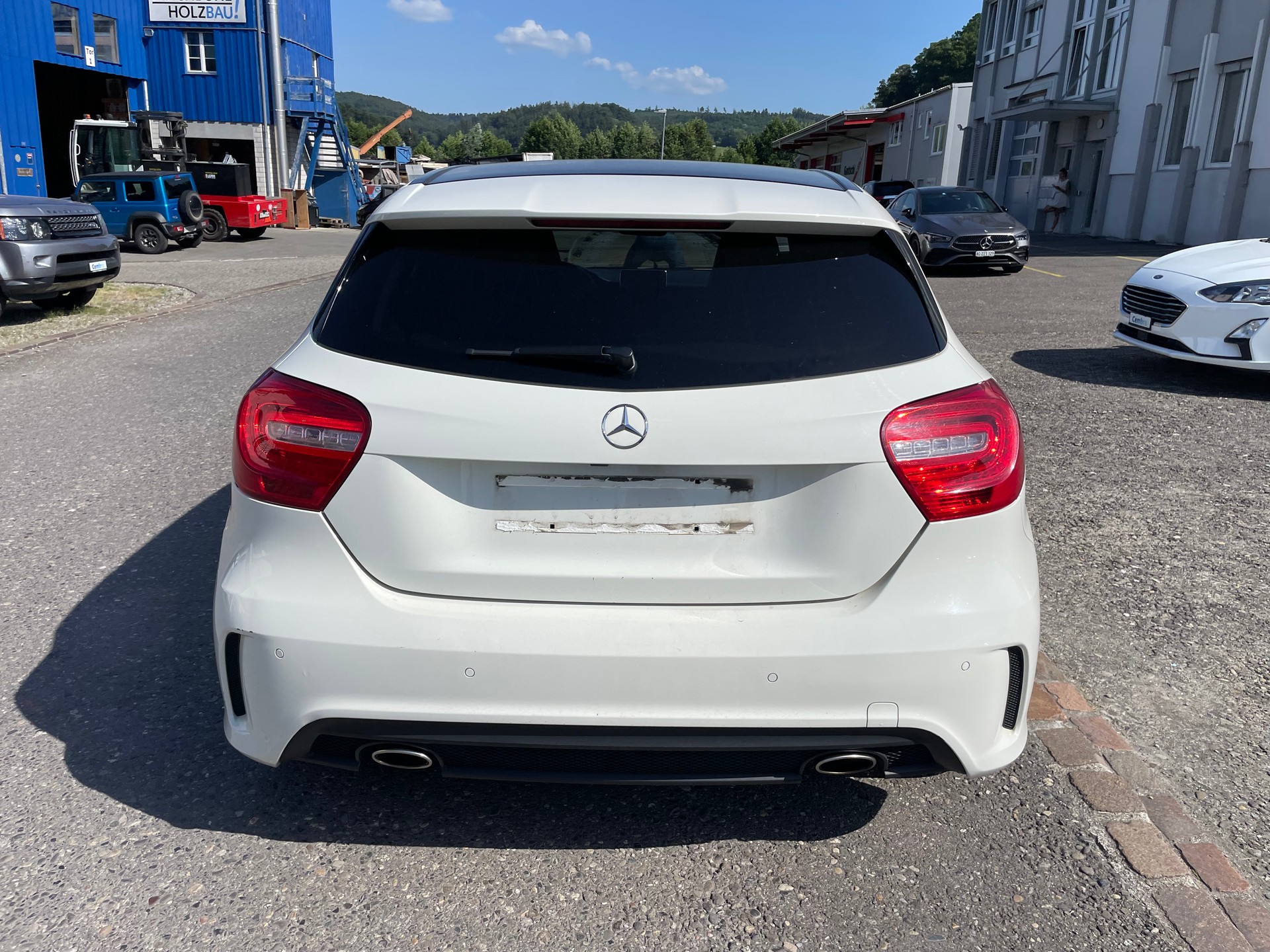 MERCEDES-BENZ A 220 CDI AMG Line 7G-DCT-image-5