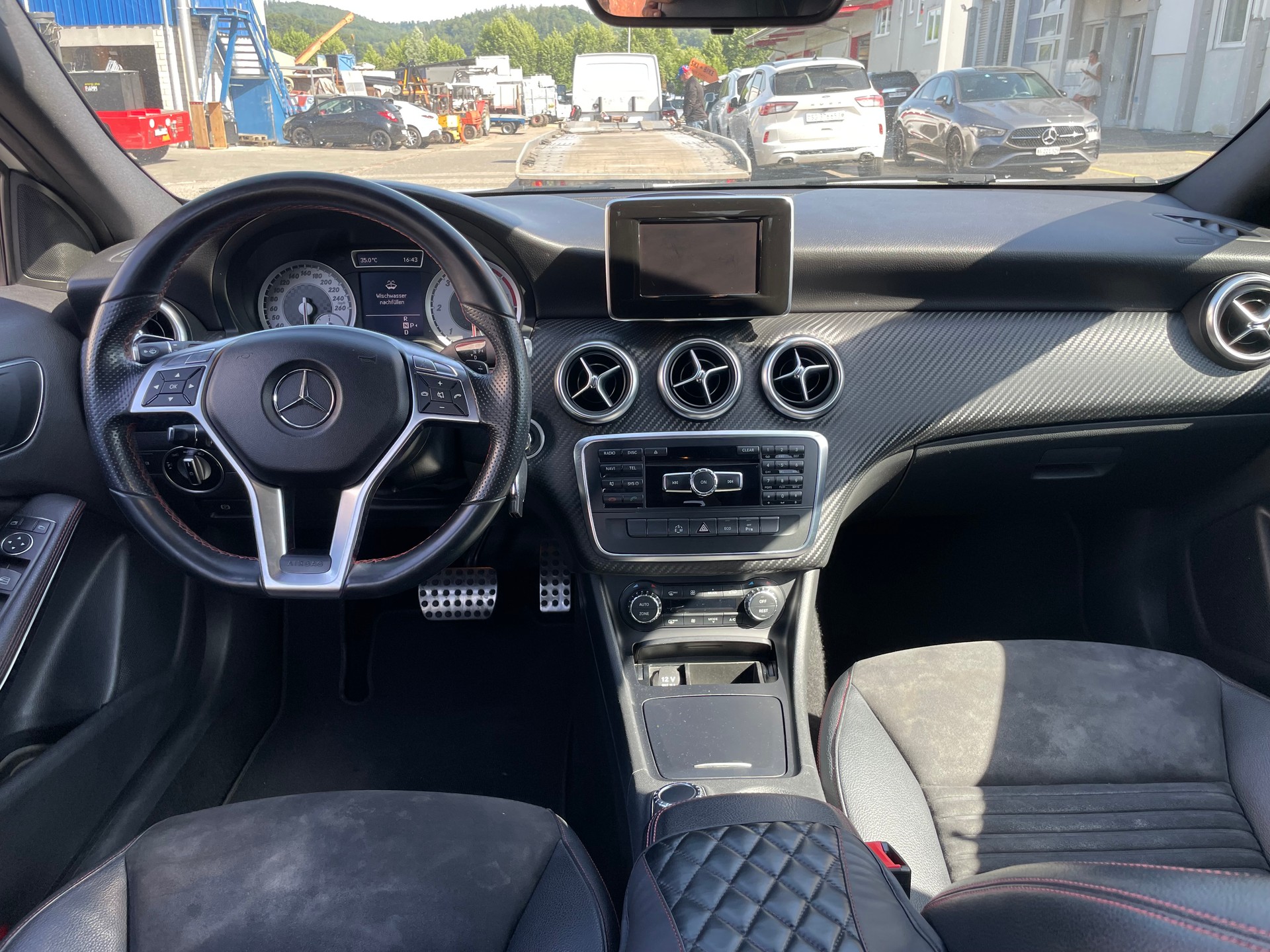 MERCEDES-BENZ A 220 CDI AMG Line 7G-DCT-image-8