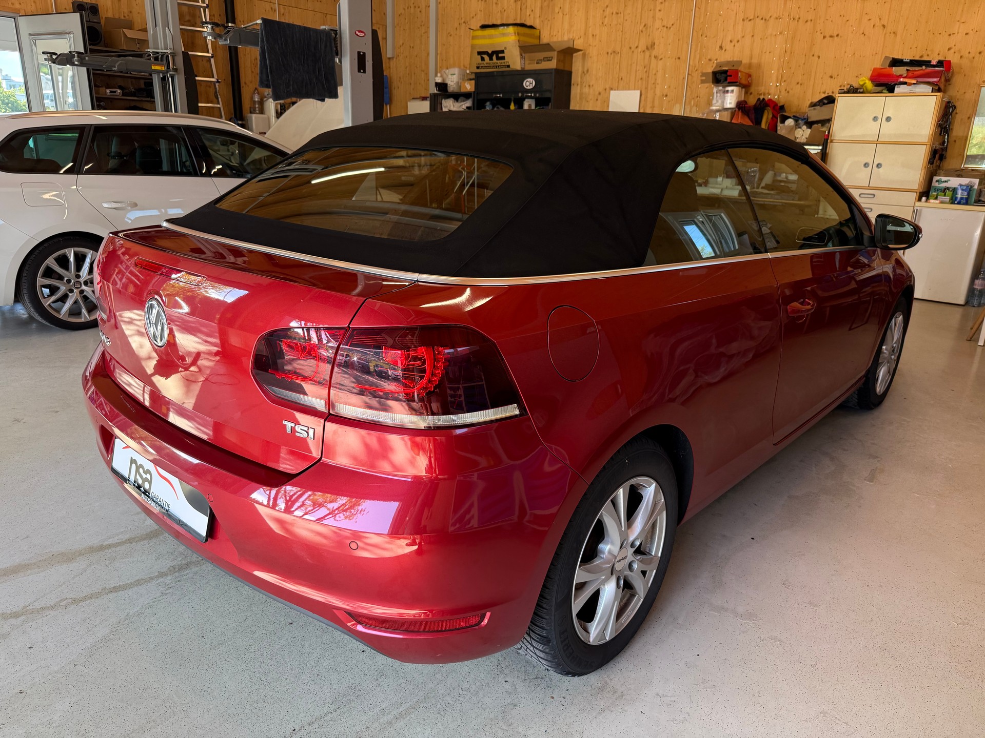 VW Golf Cabrio 1.4 TSI-image-4
