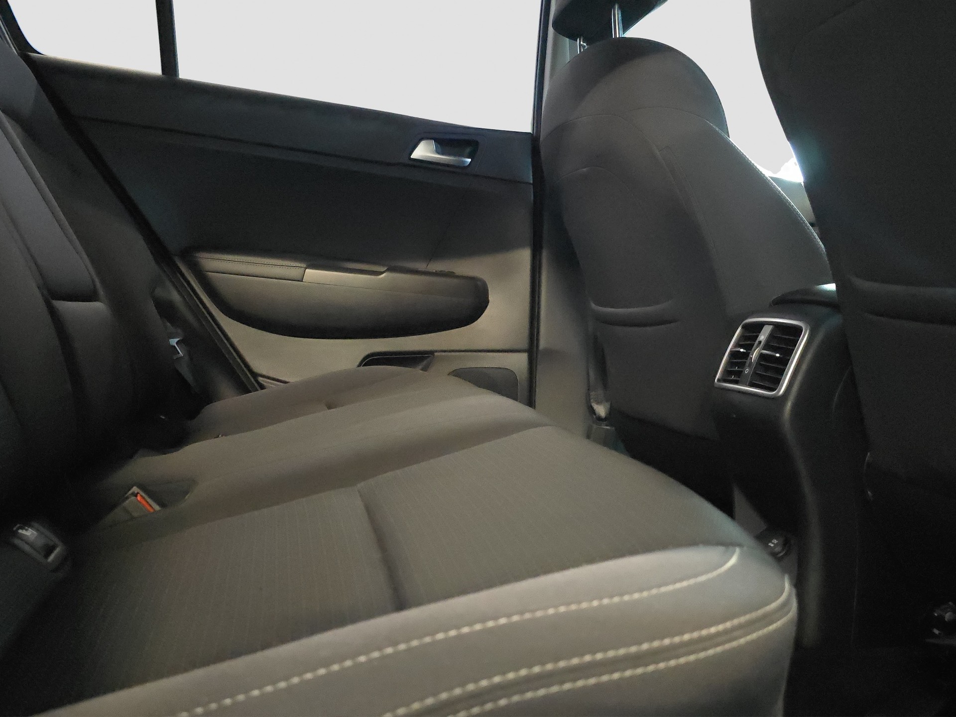 KIA Sportage 1.6 T-GDi Trend 4WD Automat-image-14