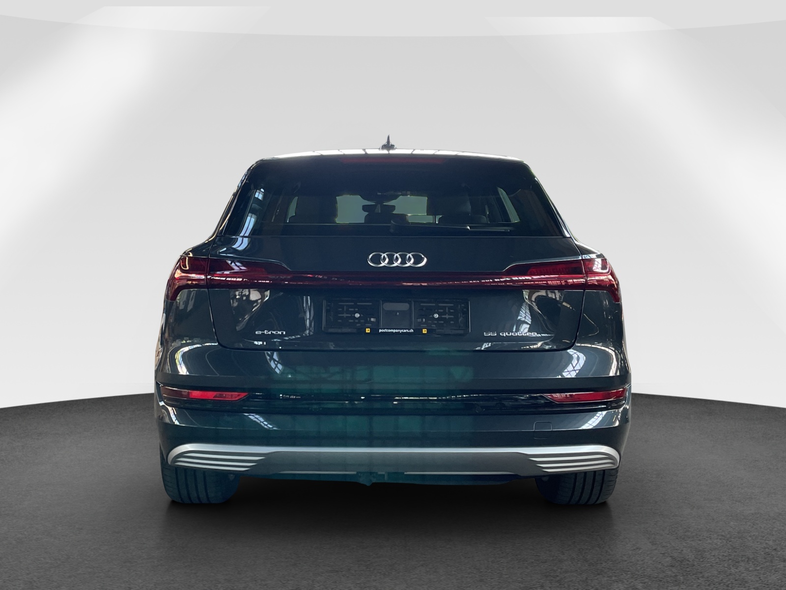 AUDI e-tron 55 Advanced quattro-image-4