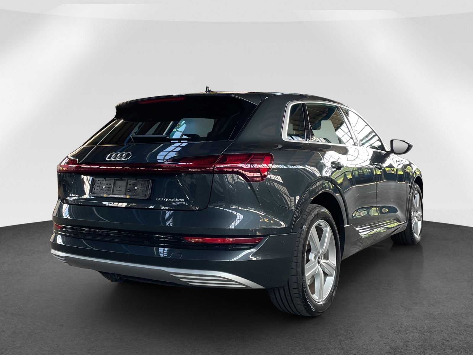 AUDI e-tron 55 Advanced quattro-image-5