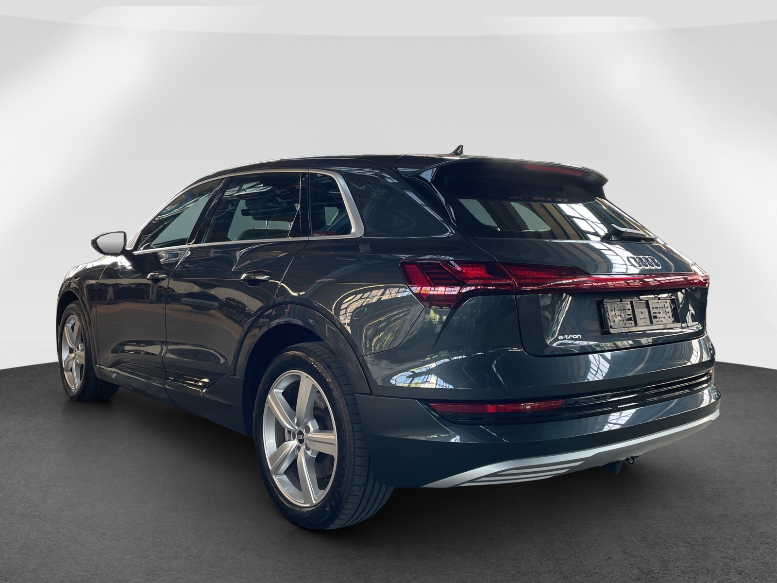AUDI e-tron 55 Advanced quattro-showroom-element-3