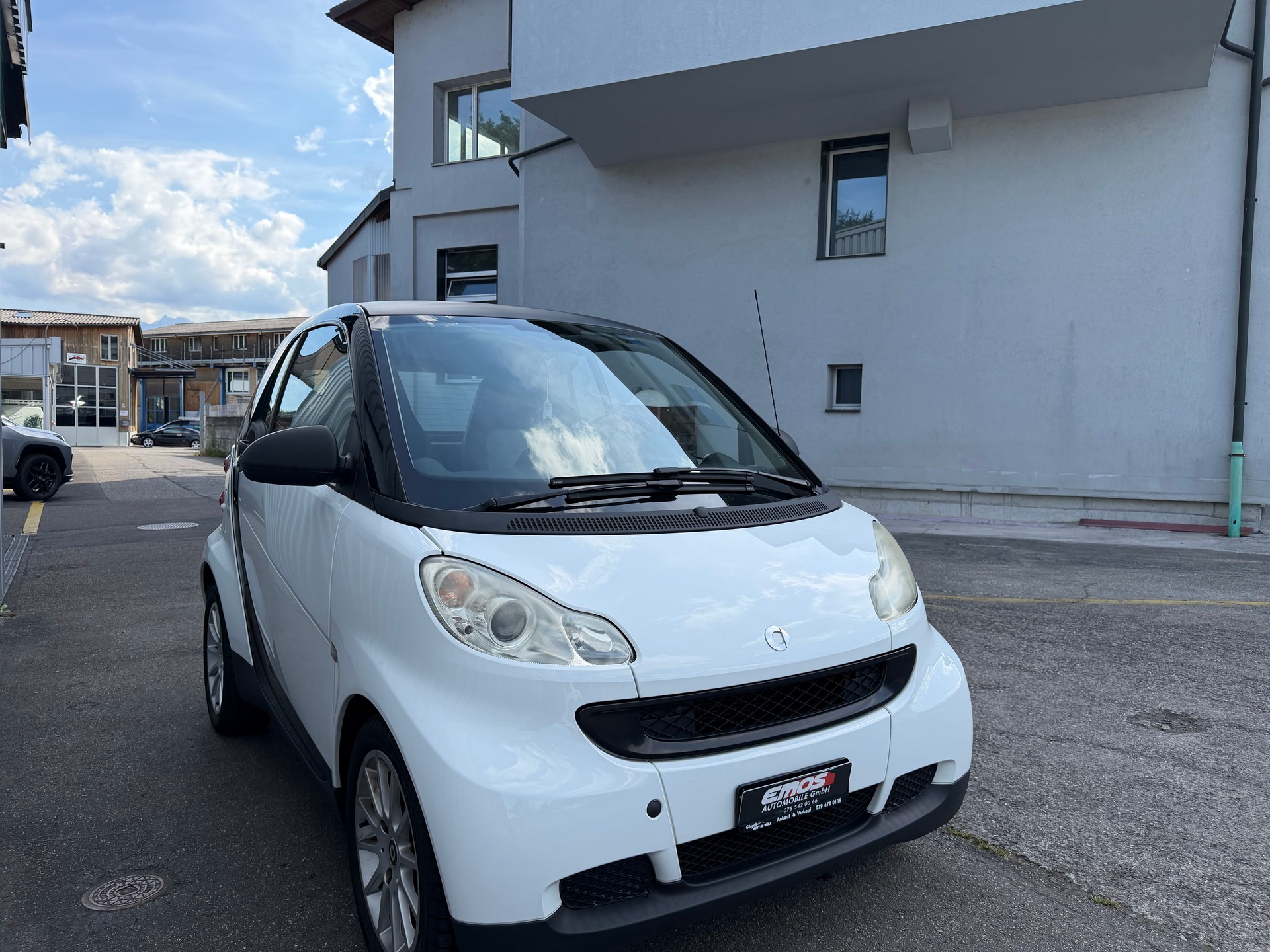 SMART fortwo black & white limited mhd softouch-image-2