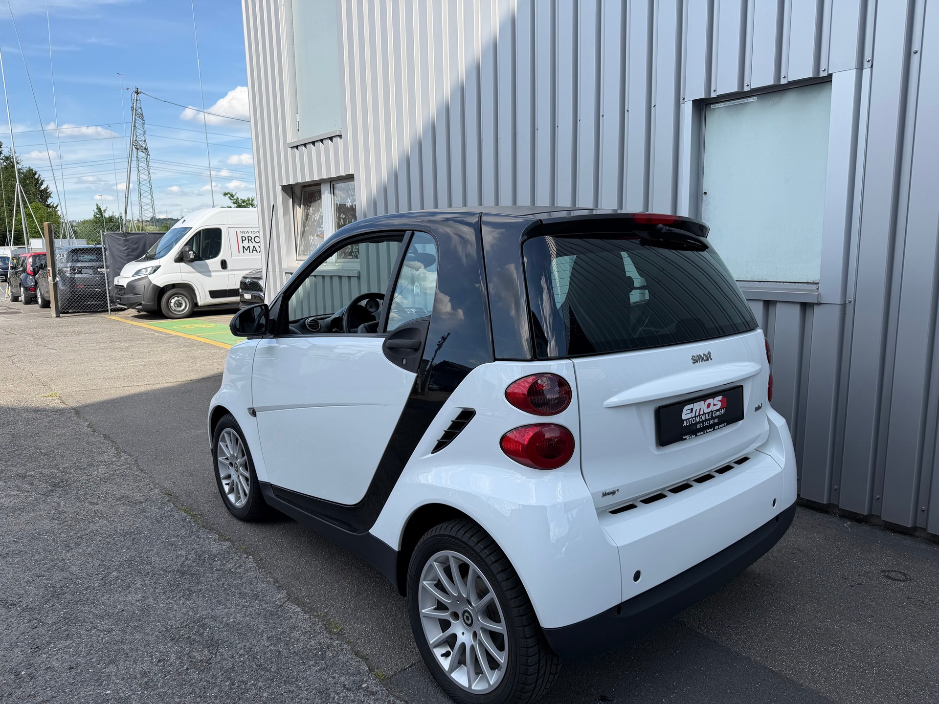 SMART fortwo black & white limited mhd softouch-image-4