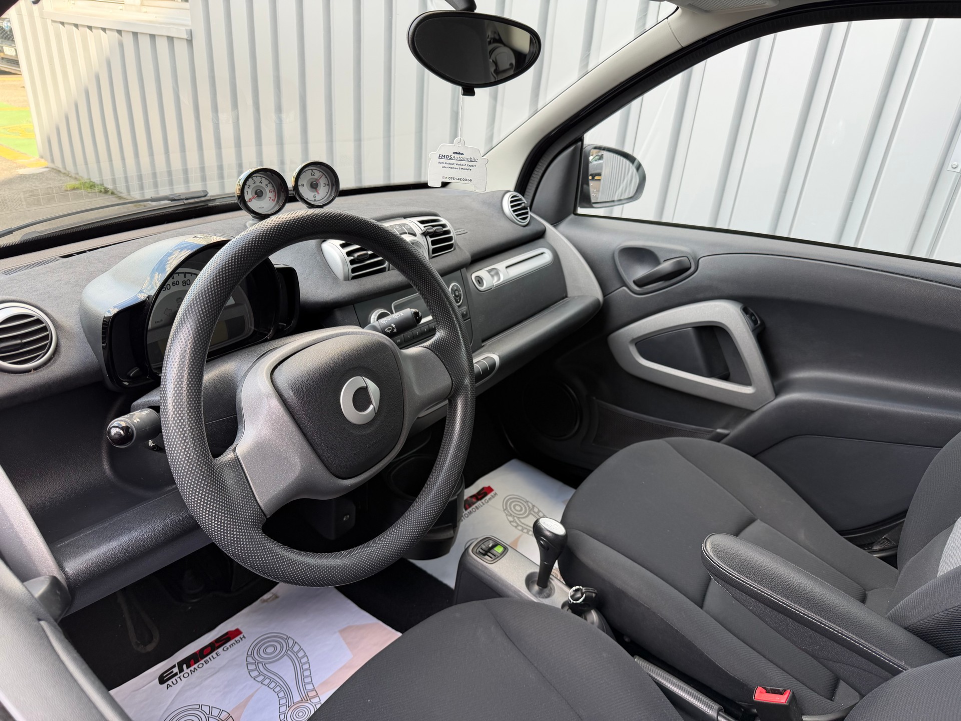 SMART fortwo black & white limited mhd softouch-image-8