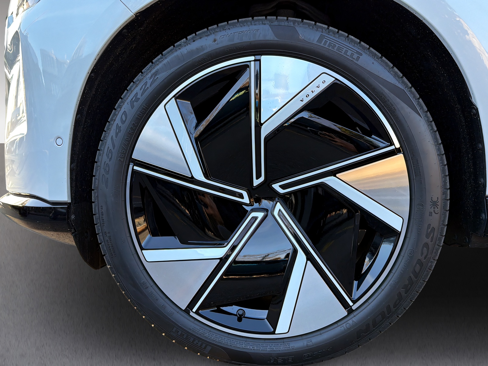 VOLVO EX90 Twin 111 kWh Ultra AWD-image-25