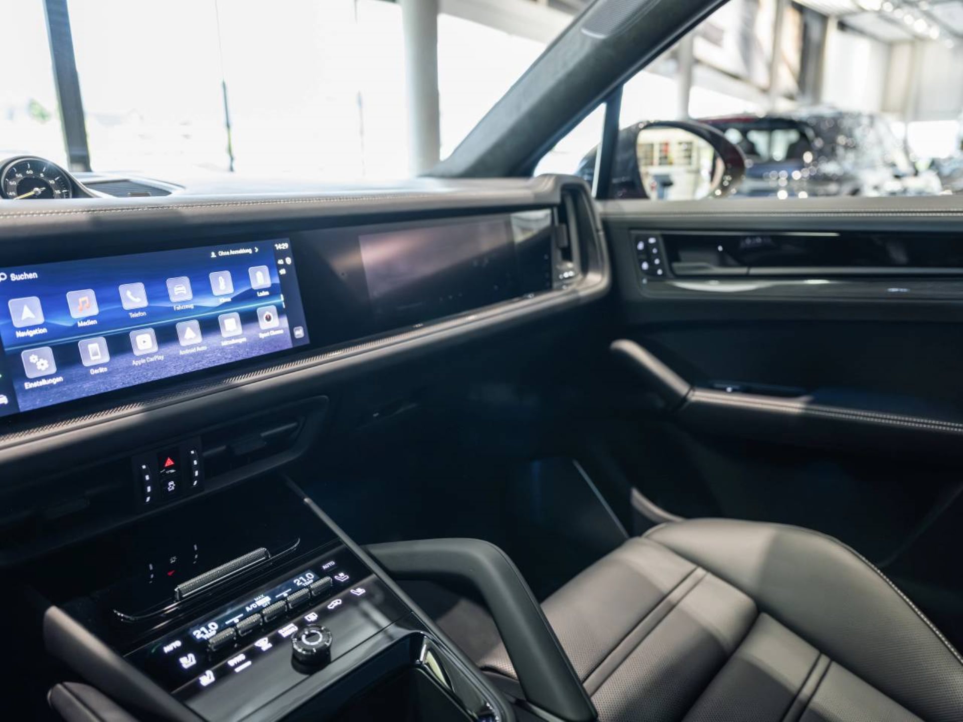 PORSCHE Cayenne Turbo E-Hybrid Coupé mit GT-Paket-image-16