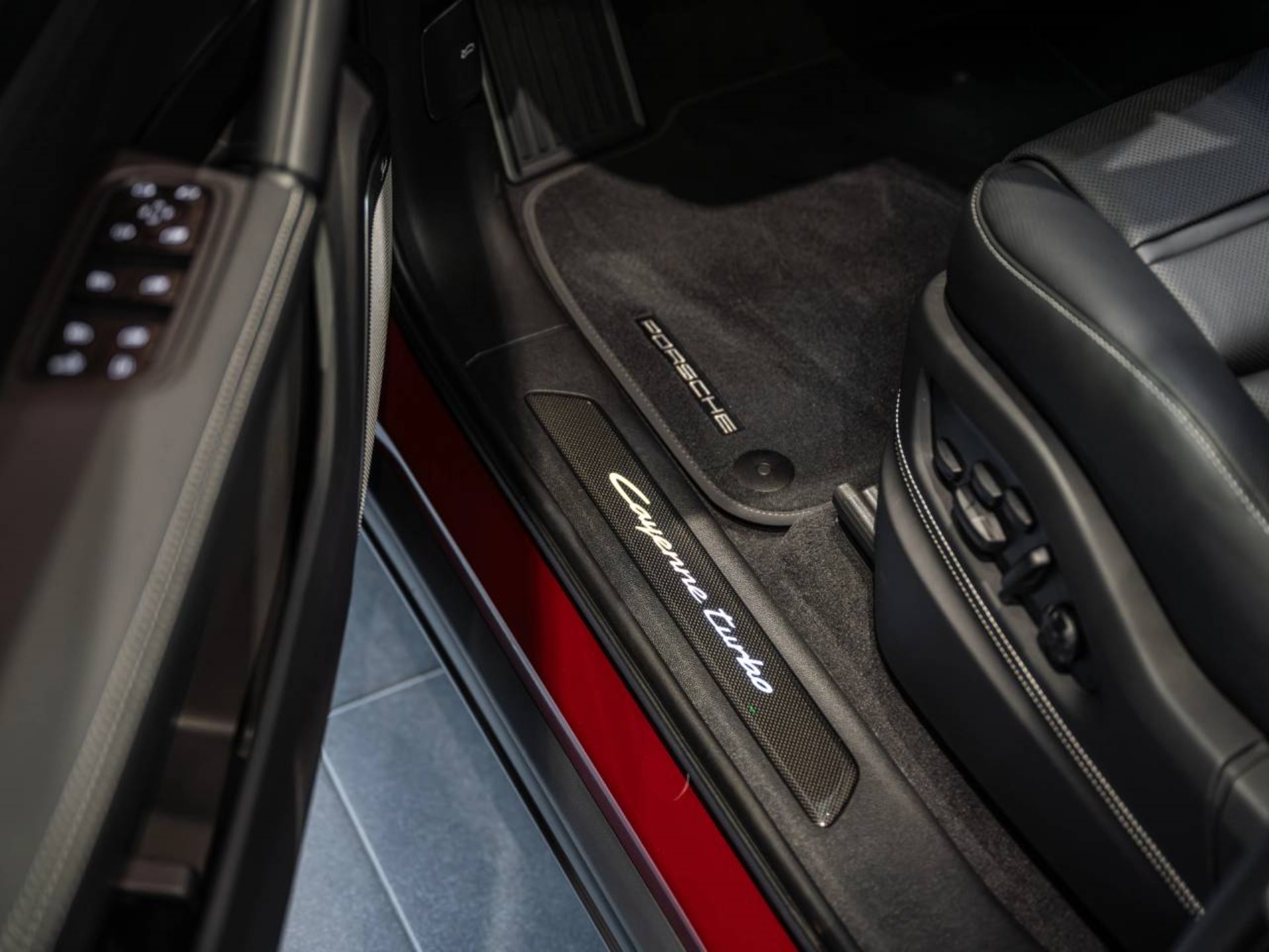PORSCHE Cayenne Turbo E-Hybrid Coupé mit GT-Paket-image-20
