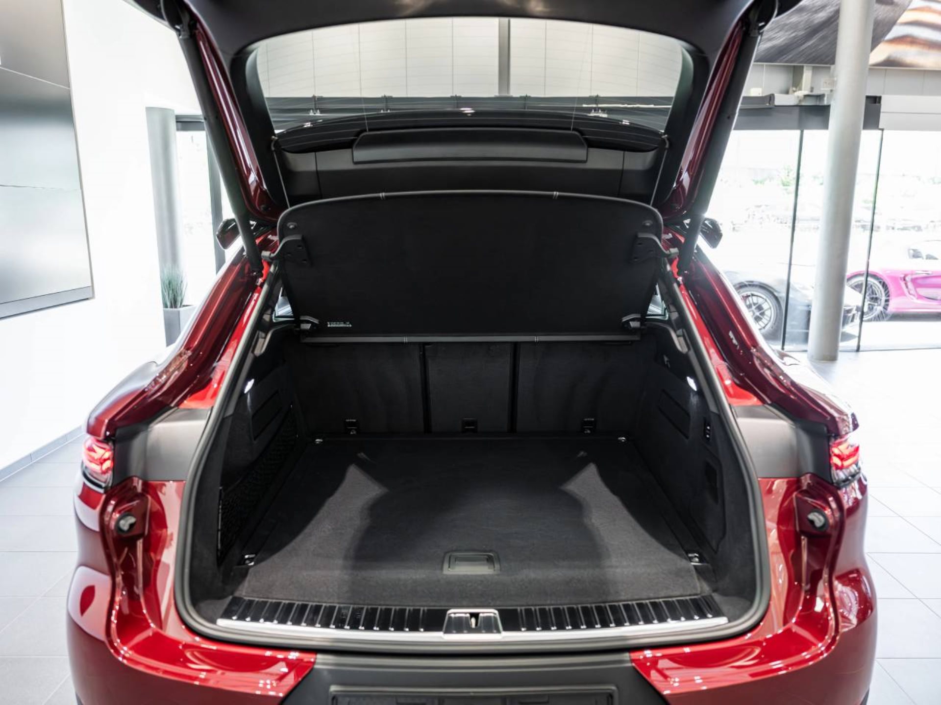 PORSCHE Cayenne Turbo E-Hybrid Coupé mit GT-Paket-image-9