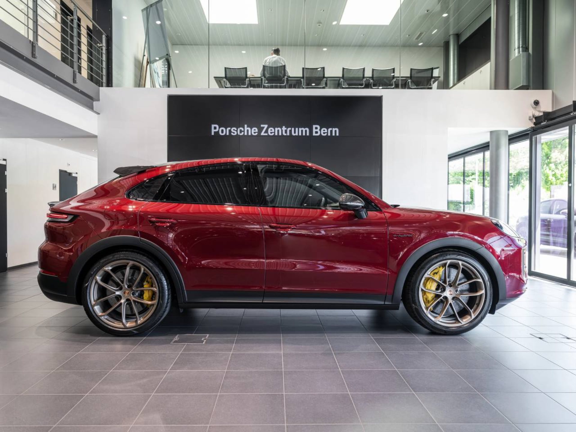 PORSCHE Cayenne Turbo E-Hybrid Coupé mit GT-Paket-showroom-element-1