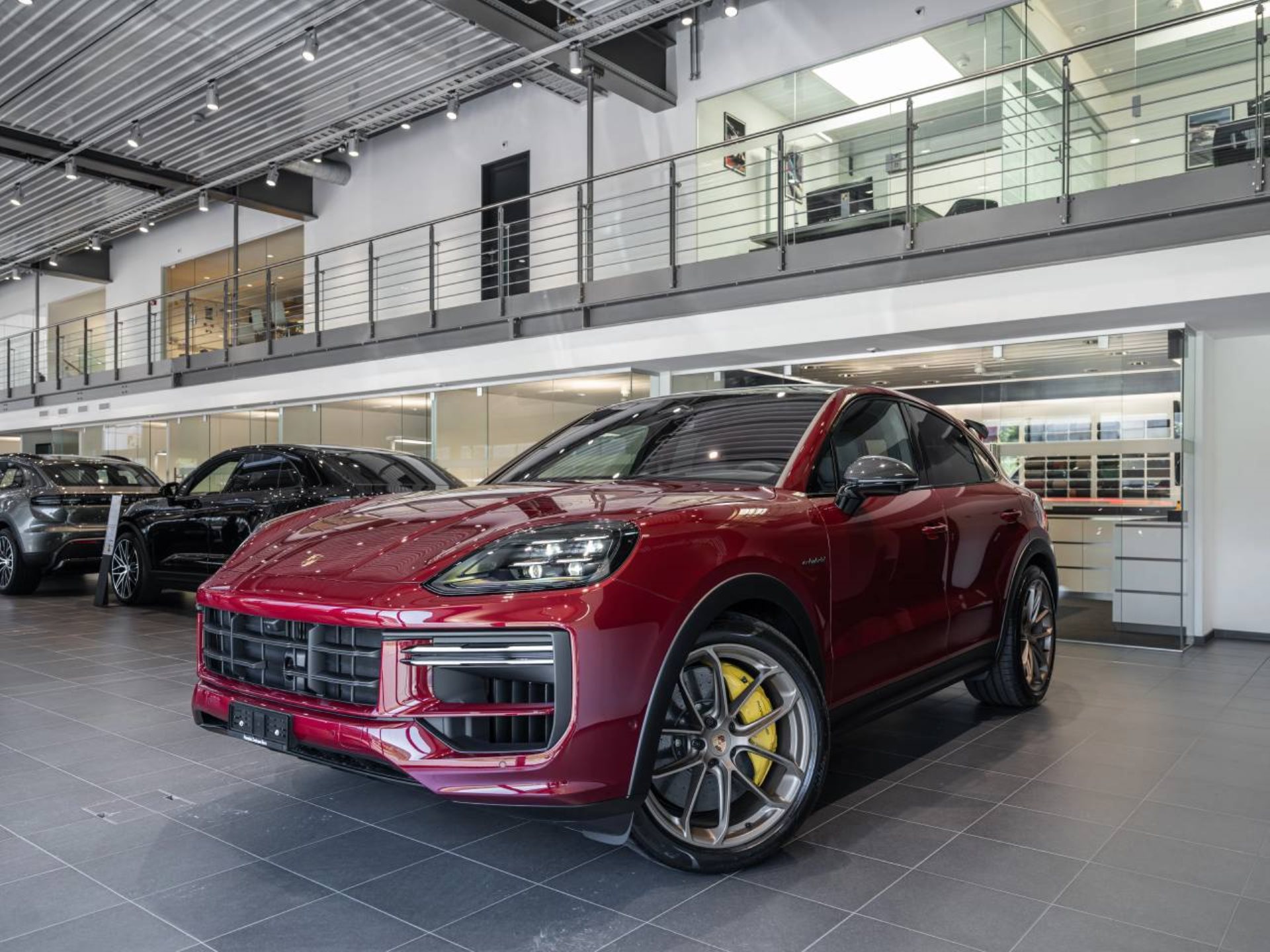 PORSCHE Cayenne Turbo E-Hybrid Coupé mit GT-Paket-image-7