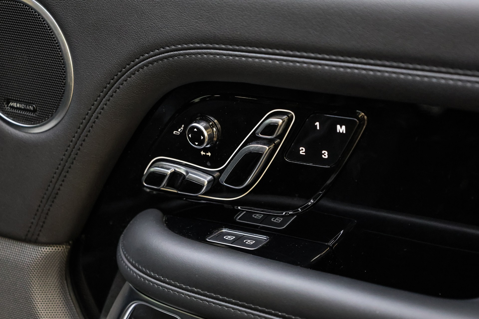 LAND ROVER Range Rover 3.0 I6D Vogue-image-29