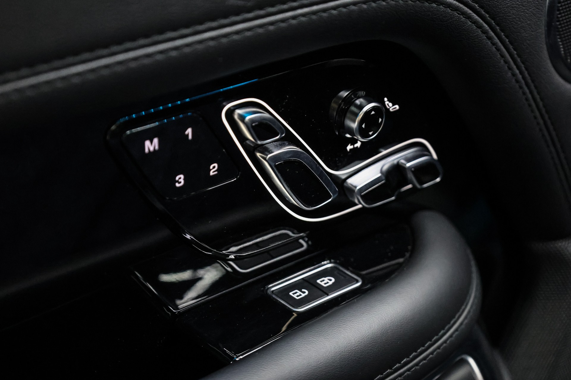 LAND ROVER Range Rover 3.0 I6D Vogue-image-28