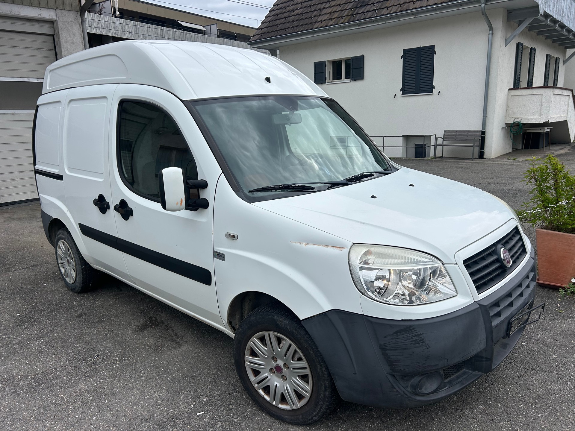 FIAT Doblò 1.6 Narural Power Cargo Maxi Swiss