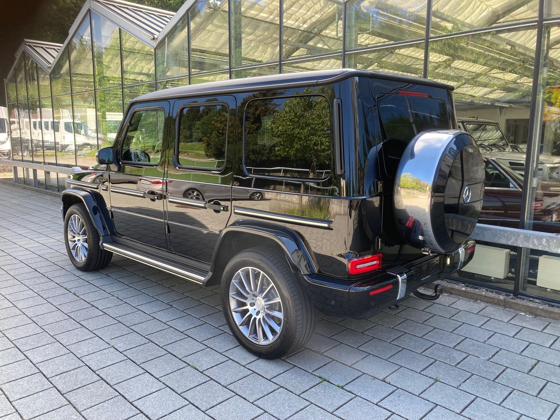 MERCEDES-BENZ G 400d AMG Line 9G-Tronic-showroom-element-3