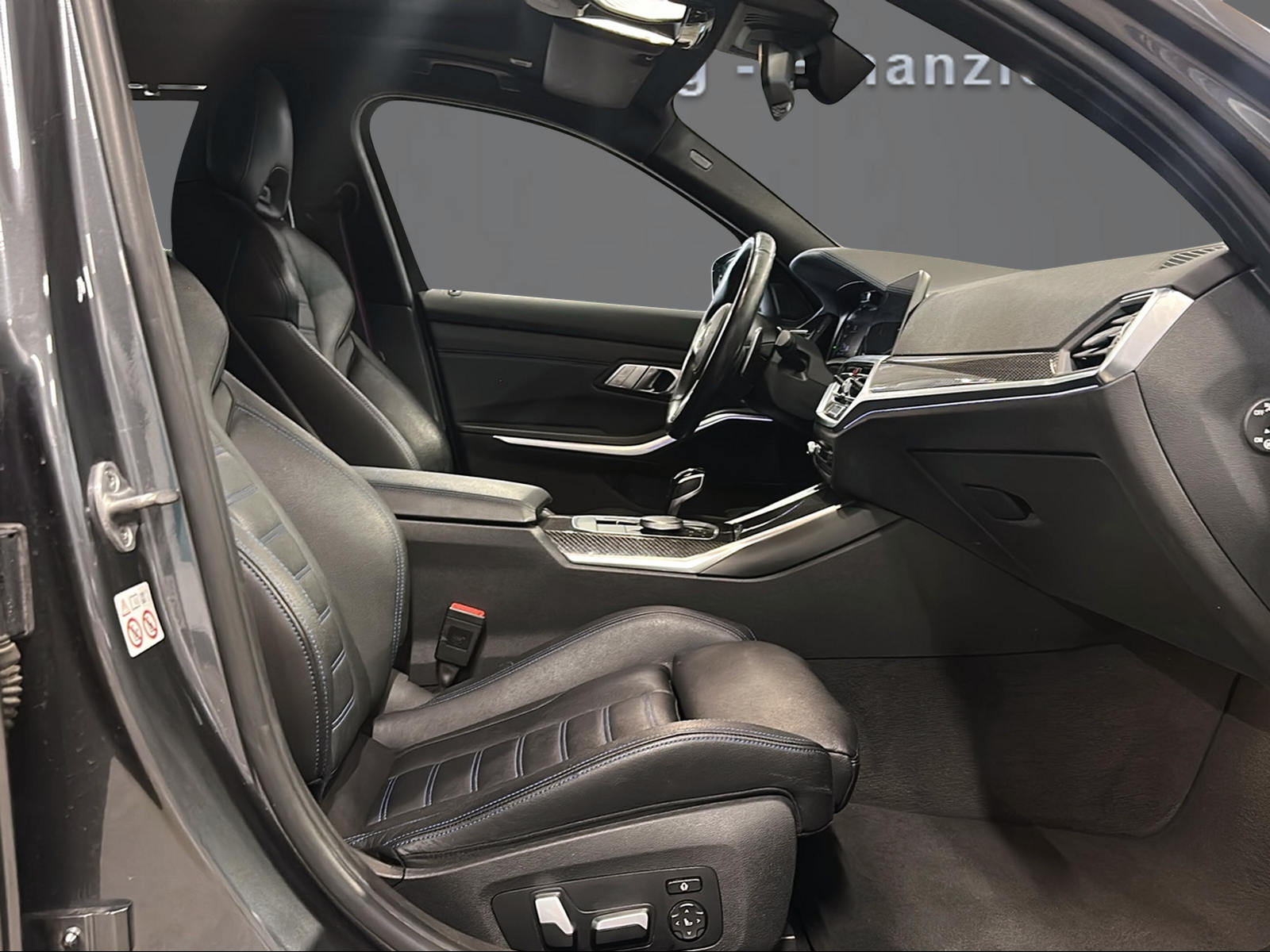 BMW M340d xDrive 48V Touring Steptronic Sport-image-10