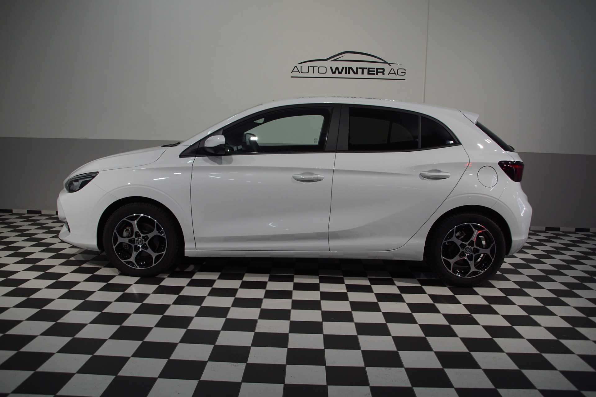 MG 3 1.5 Hybrid Luxury Aut. **Swiss-Edition**-image-8