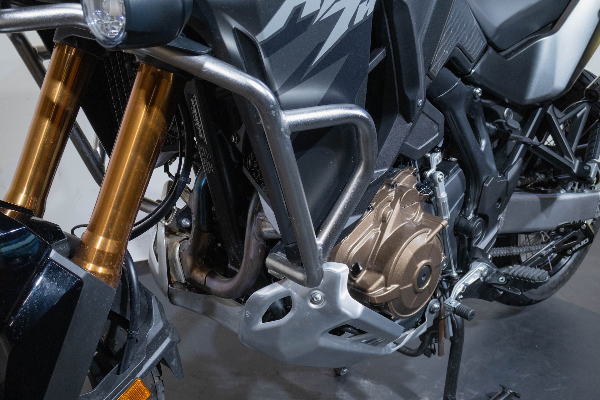 HONDA CRF 1100 L Africa Twin-image-8