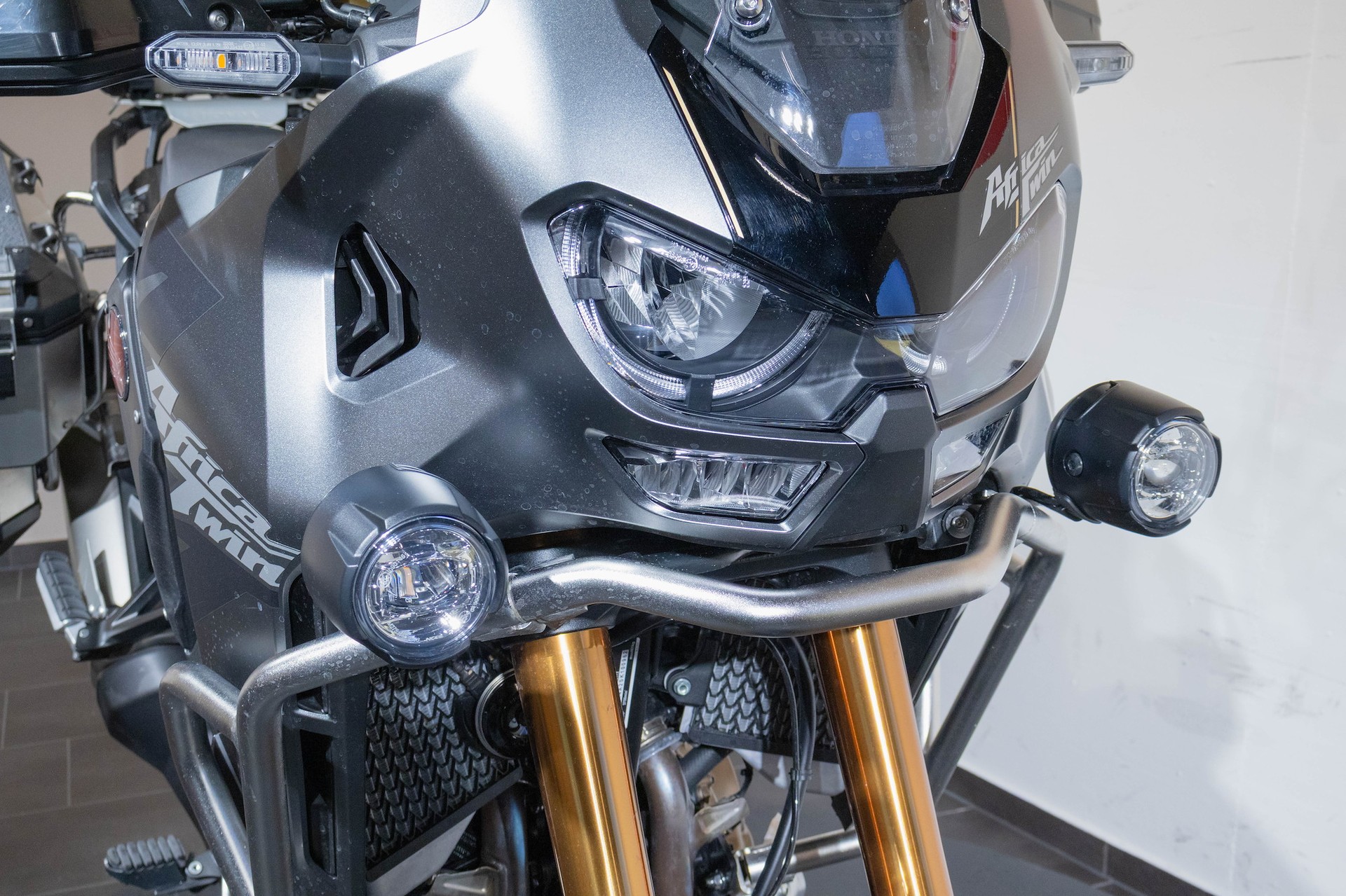 HONDA CRF 1100 L Africa Twin-image-6