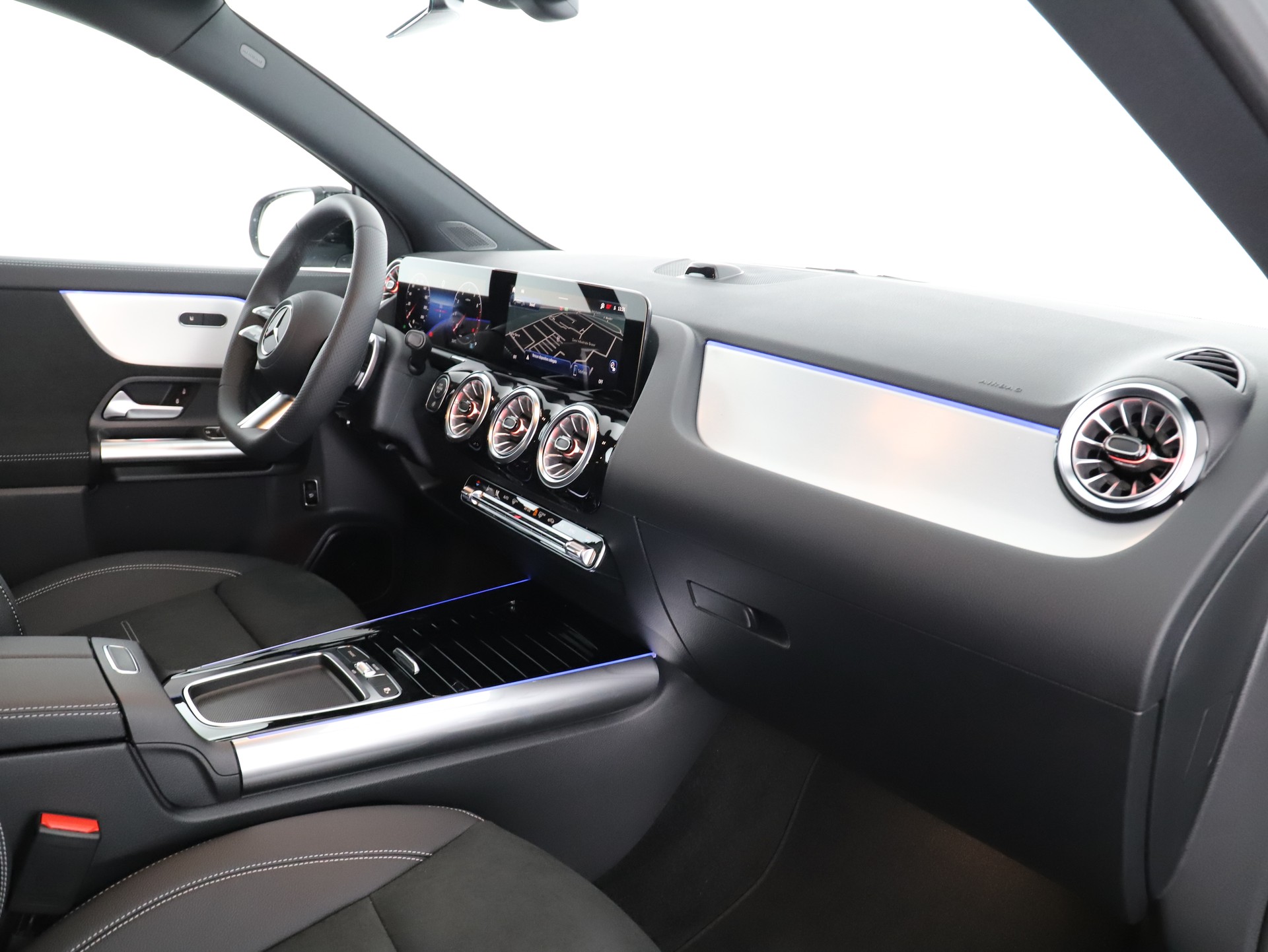 MERCEDES-BENZ GLA 200 Night Star 7G-D-image-11