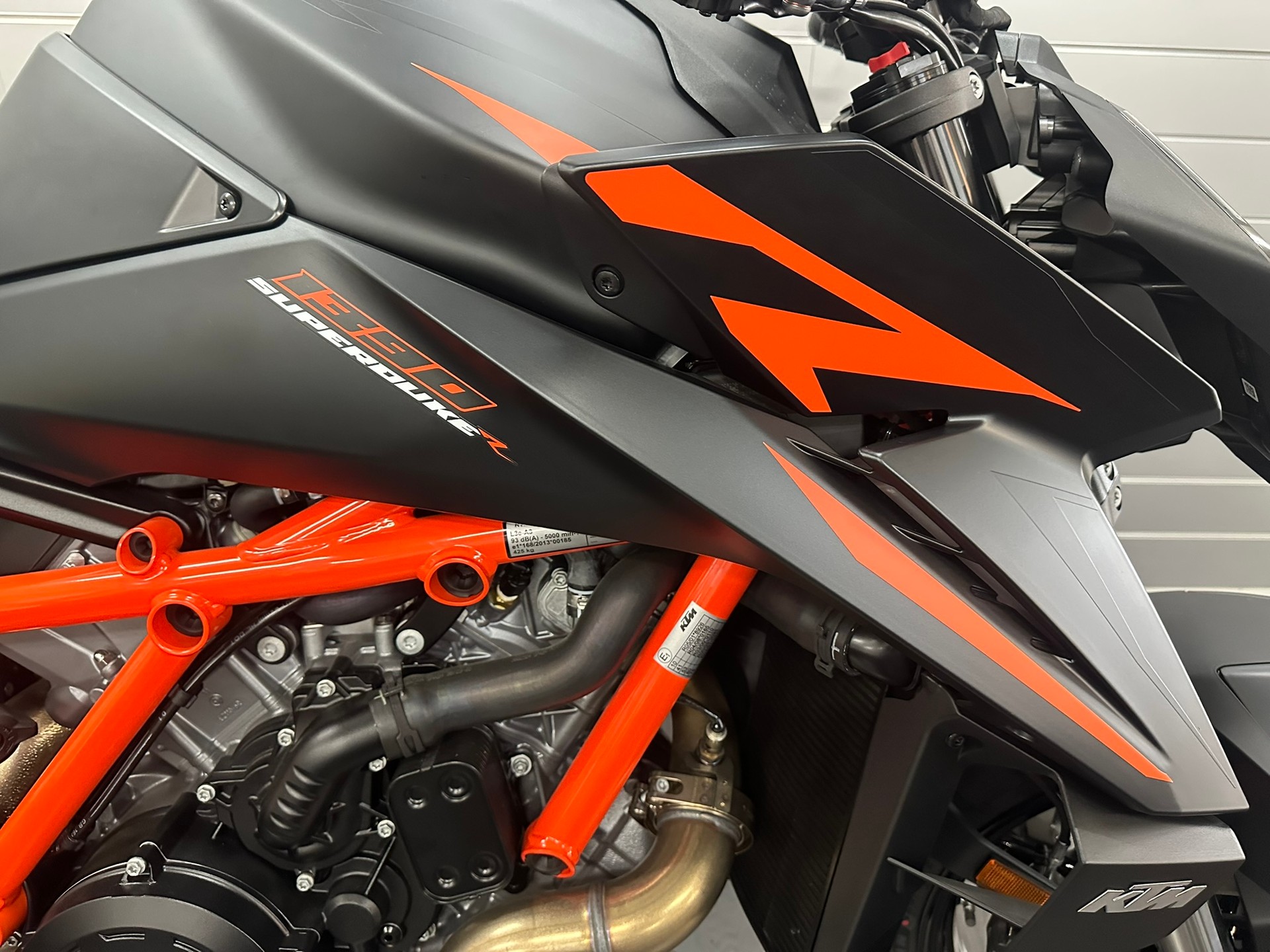 KTM 1390 Super Duke R-image-1
