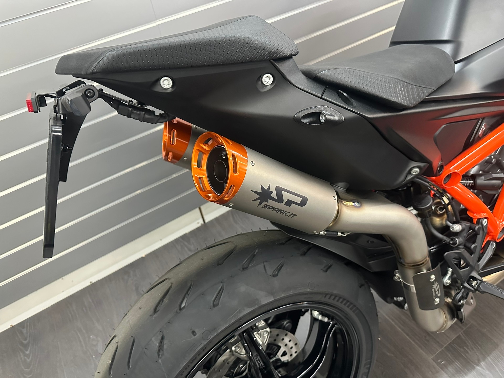 KTM 1390 Super Duke R-image-4