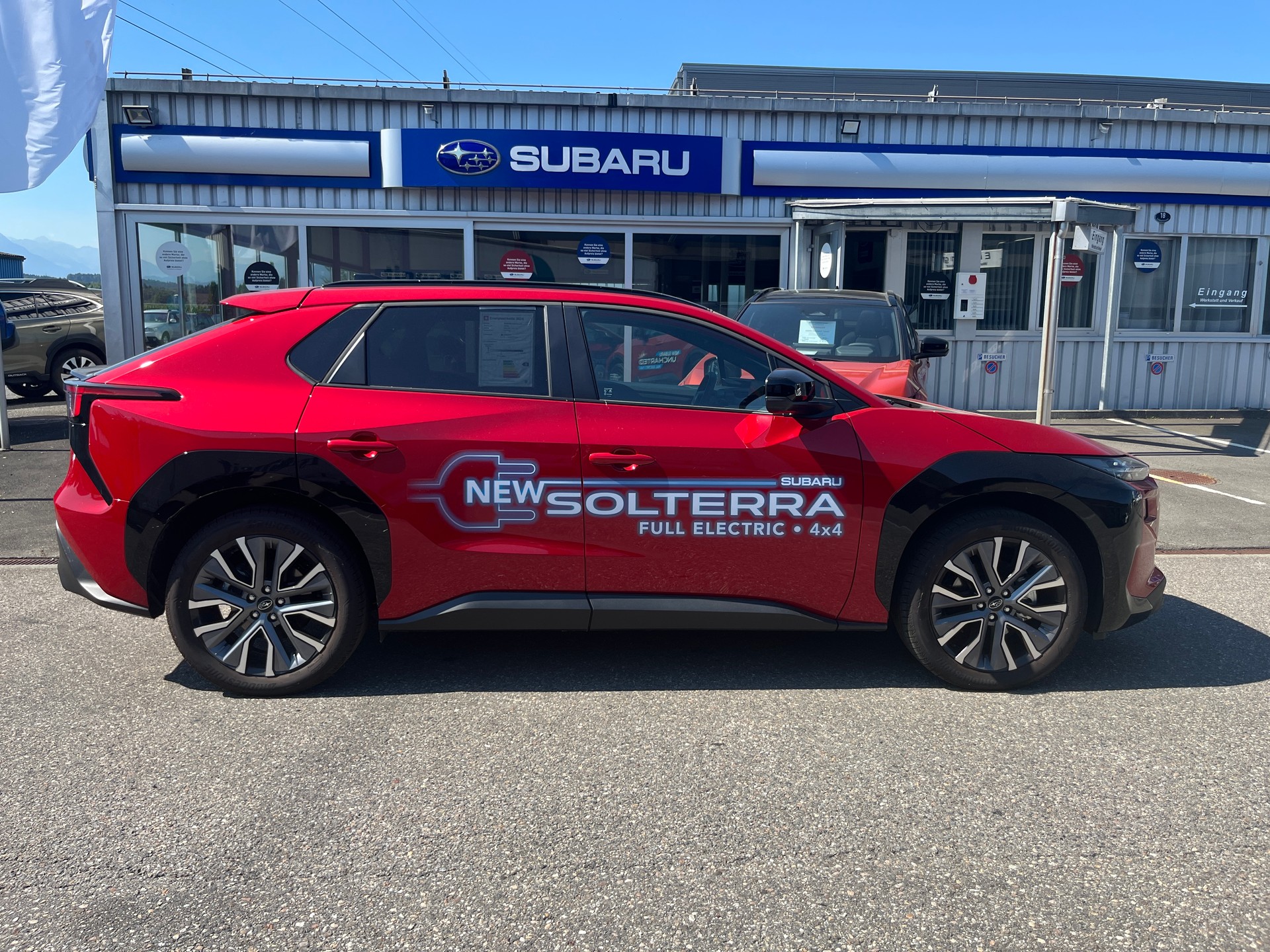 SUBARU Solterra eV Luxury AWD-showroom-element-2