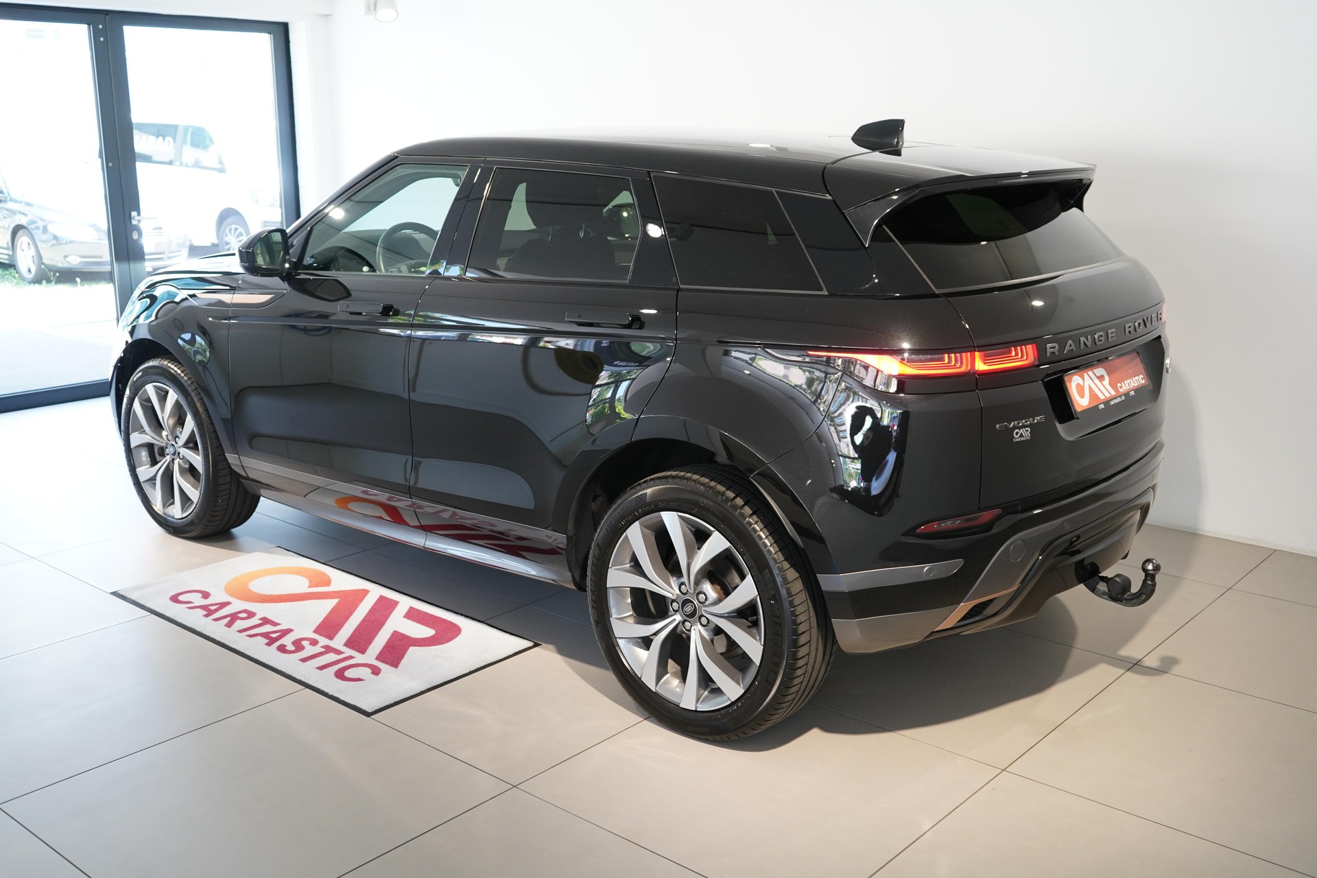 LAND ROVER Range Rover Evoque 2.0 T R-Dynamic SE-showroom-element-2